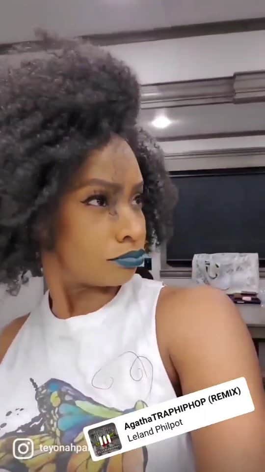 テヨナ・パリスのインスタグラム：「When that beat drops... #AgathaAllAlong #WandaVision」