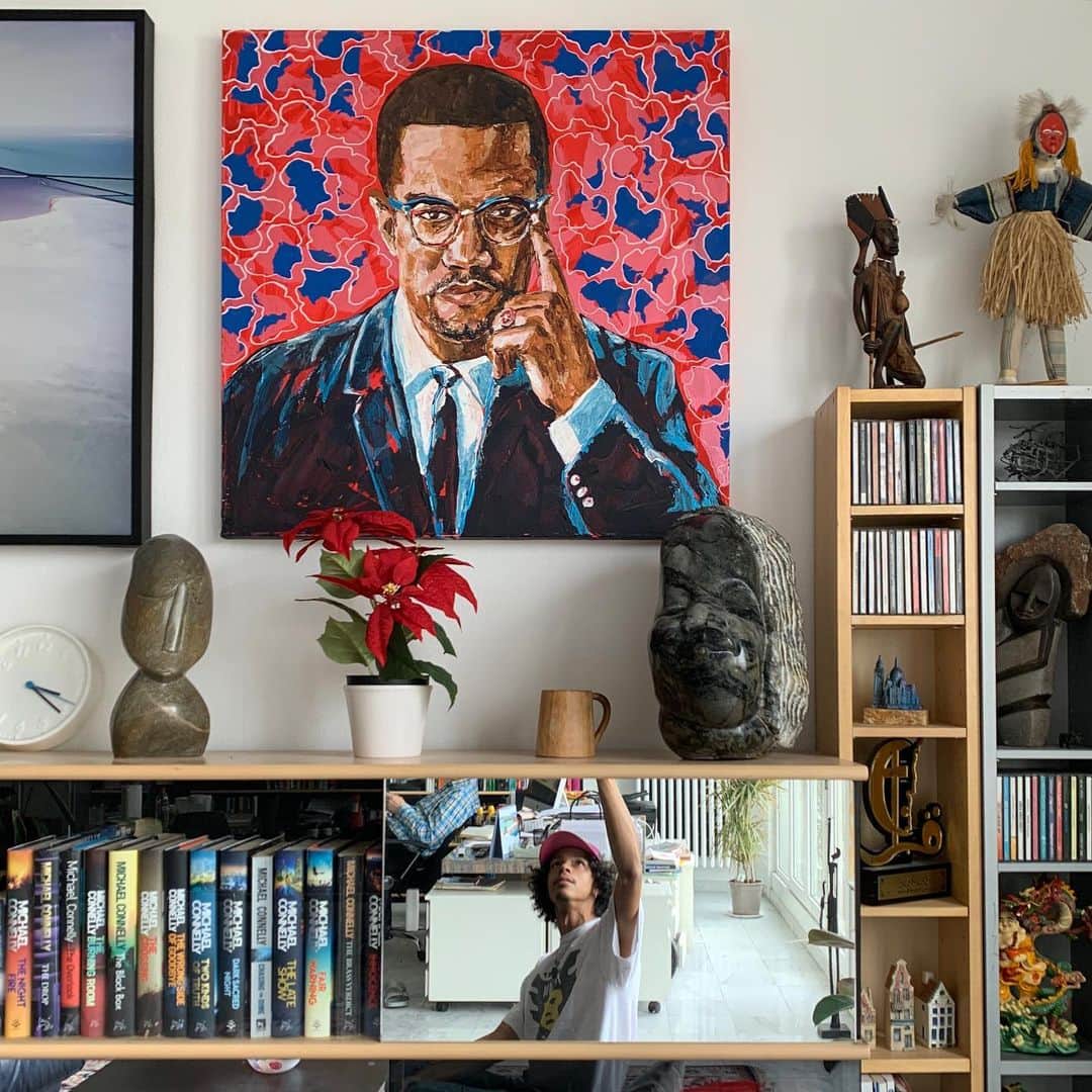 CASH（Carl Anders Sven Hultin）さんのインスタグラム写真 - (CASH（Carl Anders Sven Hultin）Instagram)「Malcolm X (80cm x 80cm) swipe to see that my crib is like an art gallery 🎨✨ #malcomx #blm #blacklivesmatter #artbycash #art #portrait #painting #paletteknifepainting」2月25日 23時26分 - artbycash