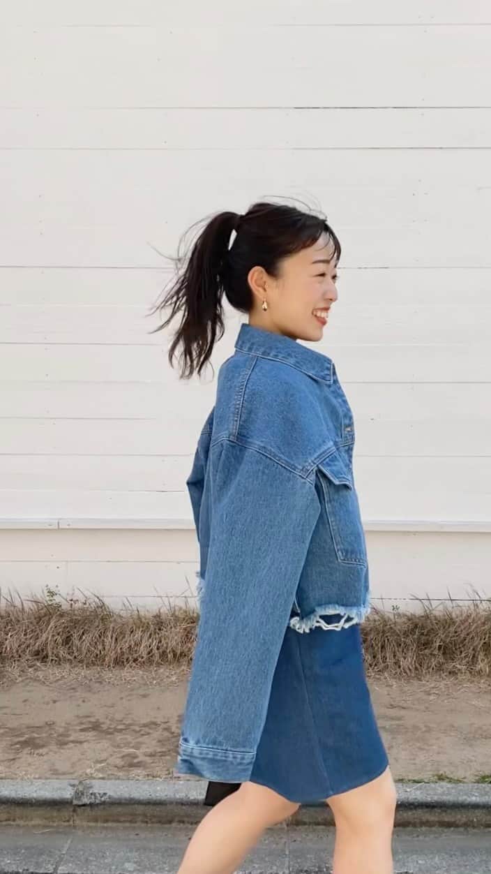 吉田佳菜のインスタグラム：「ㅤㅤㅤㅤㅤㅤㅤㅤㅤㅤㅤㅤㅤ ㅤㅤㅤㅤㅤㅤㅤㅤㅤㅤㅤㅤㅤ この前ストーリーにチラッと載せましたが前髪切りました🌸 私がなんとな〜くで伝えるイメージで 理想の仕上がりにしてくださる @satotomoya さん いつもありがとうございます！ ㅤㅤㅤㅤㅤㅤㅤㅤㅤㅤㅤㅤㅤ この日はミニワンピ×Gジャン💙 デニム合わせかわいいな〜 ㅤㅤㅤㅤㅤㅤㅤㅤㅤㅤㅤㅤㅤ ㅤㅤㅤㅤㅤㅤㅤㅤㅤㅤㅤㅤㅤ #kana_chicode #ちわcode #whoswhochico #salonbychico #デニムコーデ #kanas_hair ㅤㅤㅤㅤㅤㅤㅤㅤㅤㅤㅤㅤㅤ」