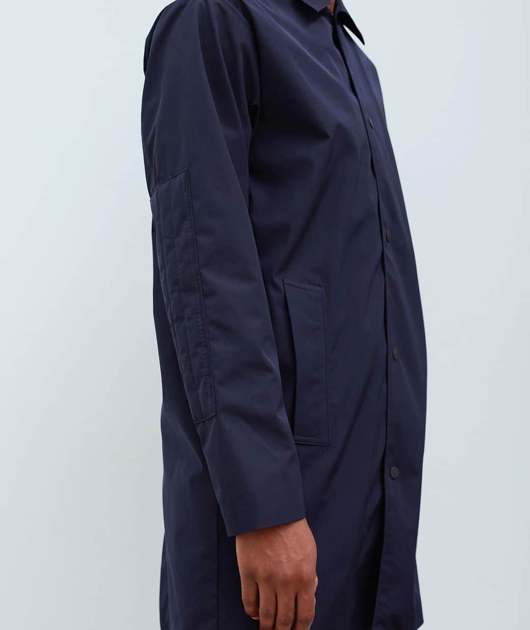 マッツノーガードのインスタグラム：「Spring into Spring in the COVER CARLOS NYLON TRENCH 〰️」