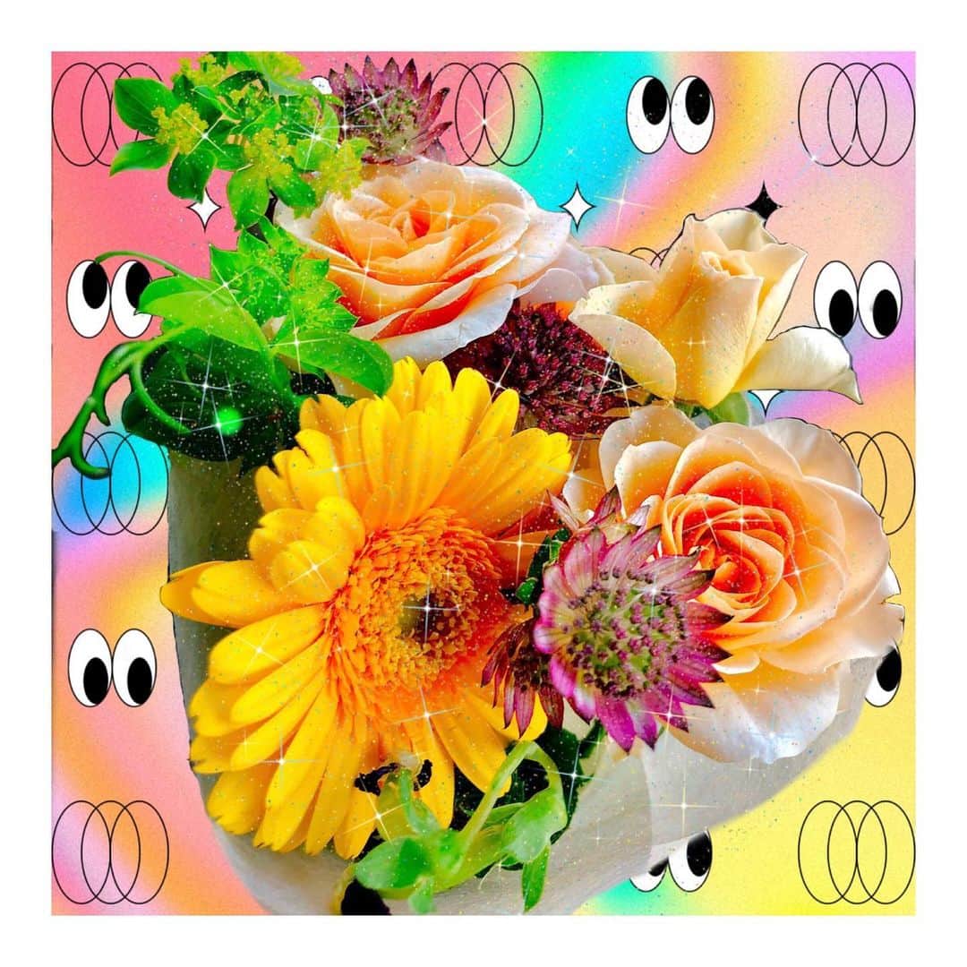 のインスタグラム：「💐🌻💓  #四宮吏桜 #一日一投稿 #花束 #花のある暮らし  #flower」