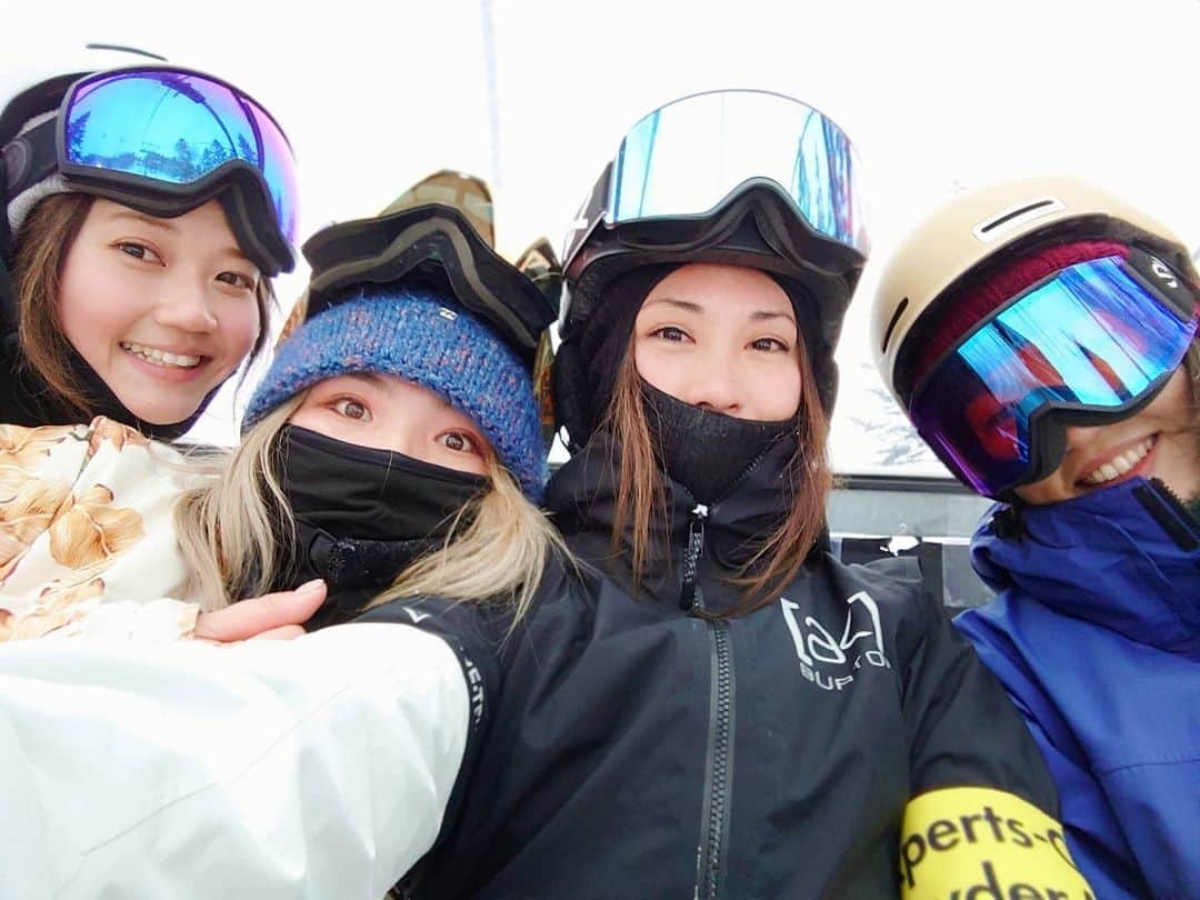 藤森由香のインスタグラム：「北海道きました。 今の所控えめに言って最高 #女子旅#北海道#スノボ#スノボ女子#珍事件祭り」