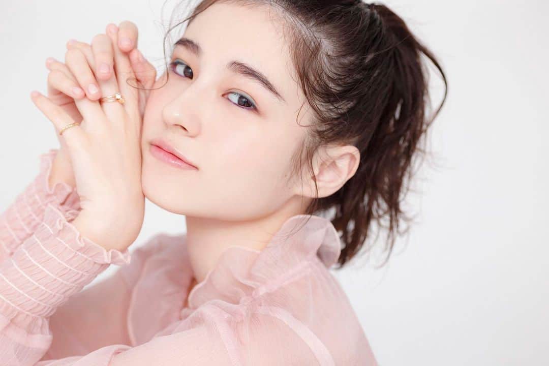寺田茉布のインスタグラム：「ViVi4月号 @vivi_mag_official @_ariannasakura_ @conomii @ainomasaki @rinanapple」