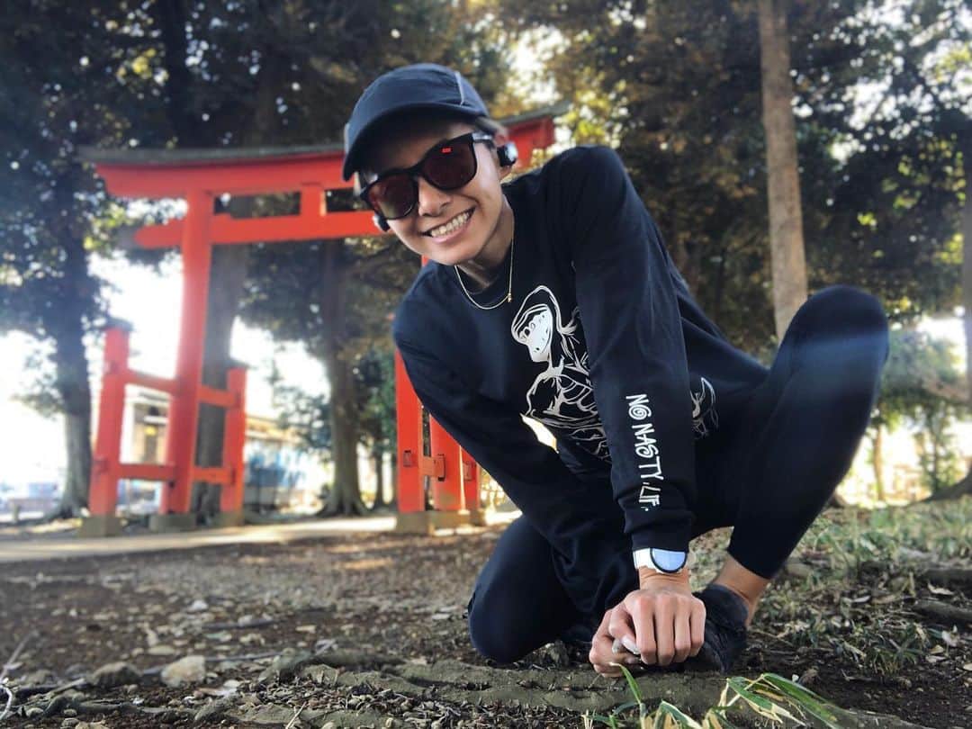 佐野千晃のインスタグラム：「早くあんよが治りますように🐾﻿ ﻿ 治ったーもう痛くないーって思っても不安は残る🐾﻿ ﻿ 人生のぱいせん達に本当にがっつり休むんだ！とアドバイスをいただきランニングから離れて約一週間🐾﻿ ﻿ 変な感じ🐾﻿ ﻿ #run #running #marathon #フルマラソン #マラソン #マラソン女子 #人生自由自在 #走る女子 #ファッション #ウェア #楽しく走る #ランニング #ジョギング #足 #治れ #nastyrun」