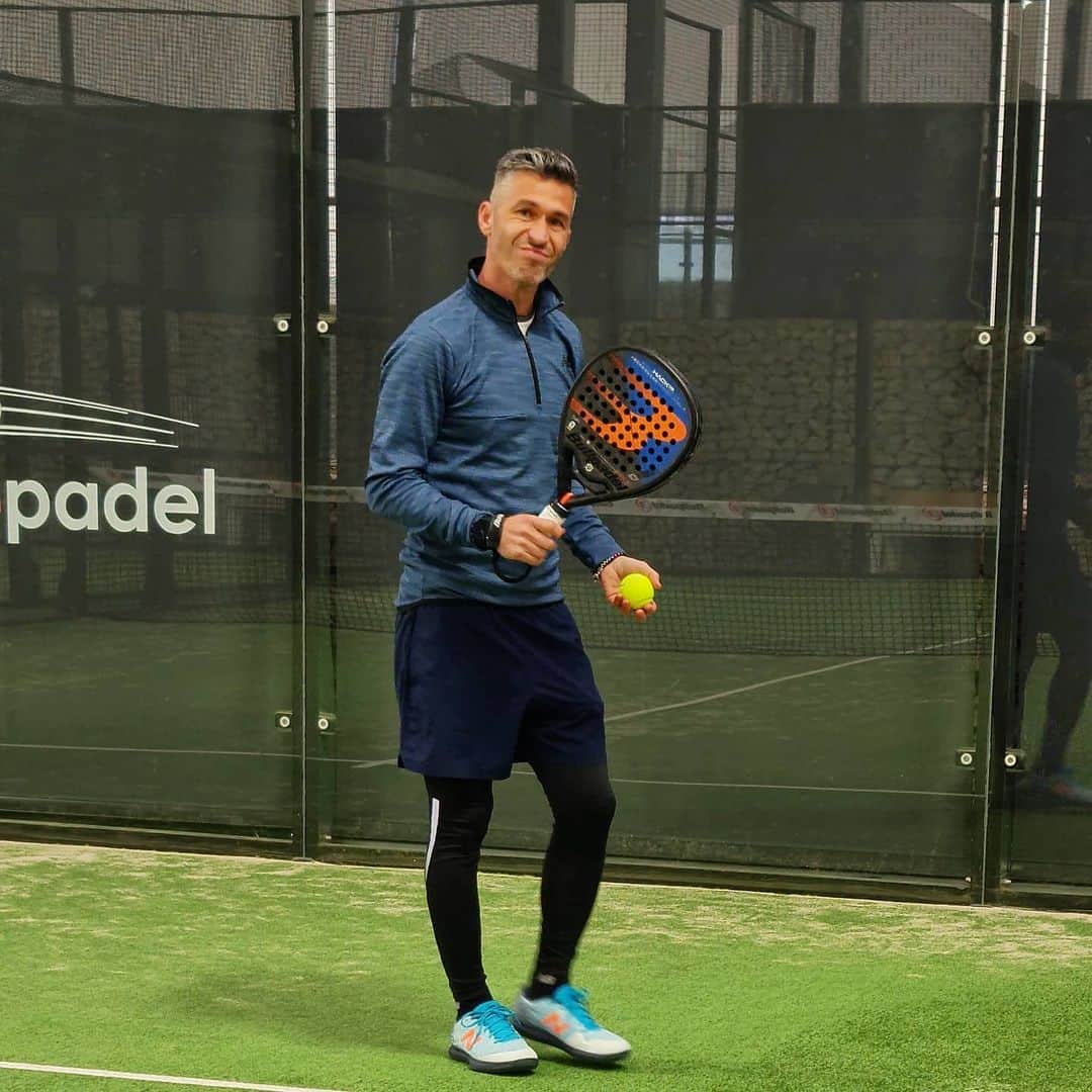 ルイス・ハビエル・ガルシア・サンスのインスタグラム：「The face you got when you know, you'll never going to play well Padel. I've improved and I can compete but still not understanding the rhythm,  the speed of the ball, when speed up or slow down but, one thing is for sure... I'll keep trying and giving my best, to Padel,  Golf or Fishing... #MoreThanaGame #sports #nevergiveup #Padel」