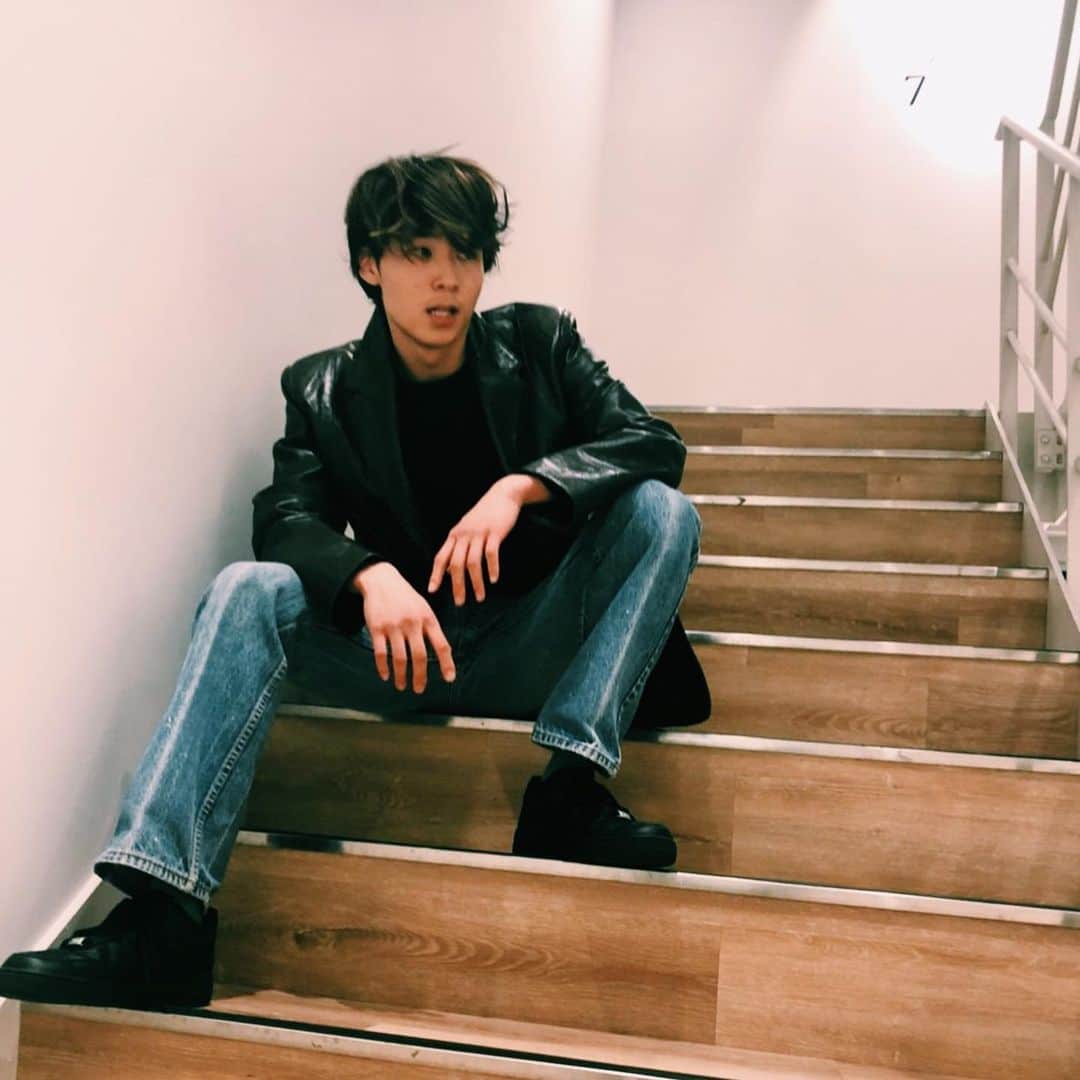 八村倫太郎（WATWING）さんのインスタグラム写真 - (八村倫太郎（WATWING）Instagram)「Stairs ×4 Asahi took some photos for me. Thanks.」2月25日 22時08分 - rintaro_watwing