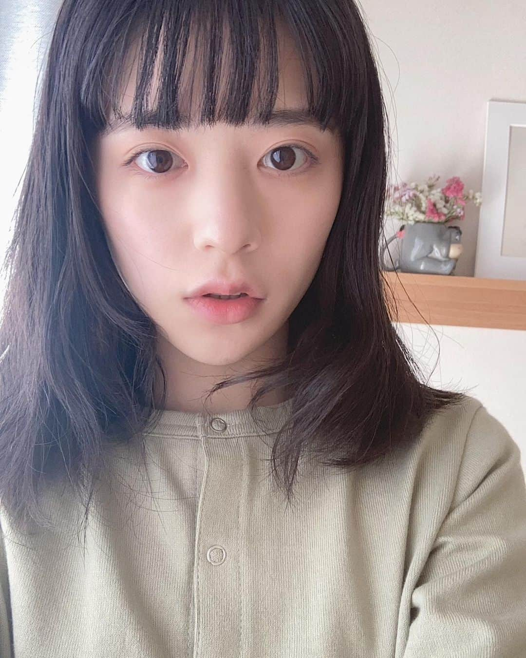 谷口朝香のインスタグラム：「最近、春が待ち遠しくてパステルカラーのものばかり買ってしまう🌷 早く毎日あったかくならないかな〜！♡」