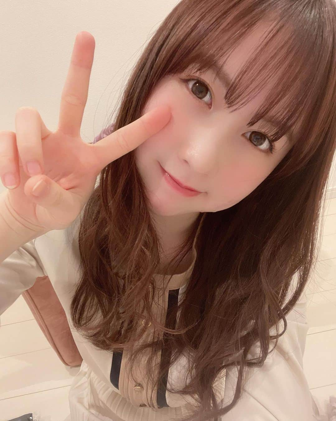 永野芹佳さんのインスタグラム写真 - (永野芹佳Instagram)「今日の巻き髪いい感じだった🥰✨」2月25日 22時05分 - iroziro_serika