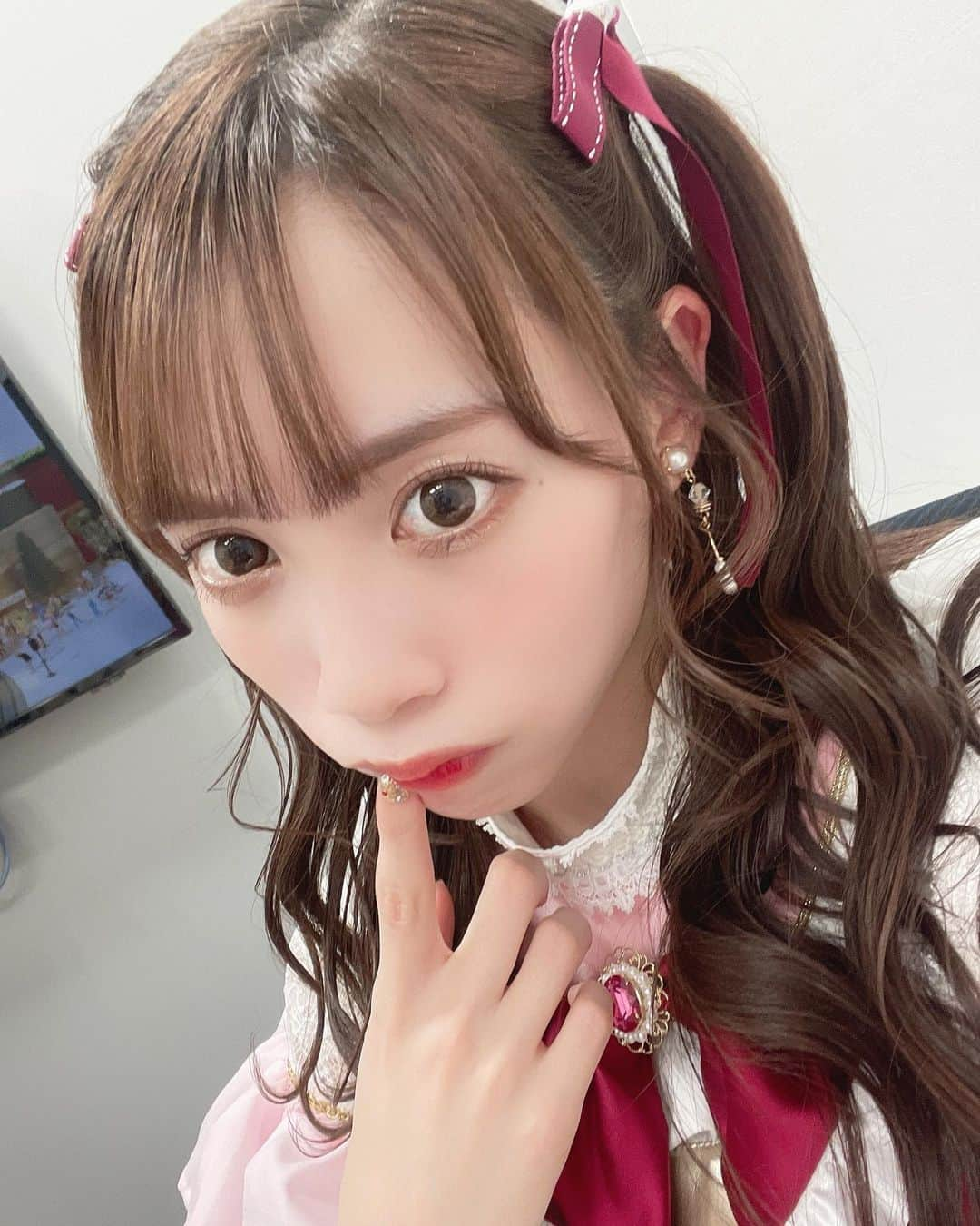 宇佐美幸乃のインスタグラム：「こんばんわっ  #selfie #instagram #instalike #instagood #instadaily #luce #idol #ハーフツイン #hair #costume #pink #ribon #japanesegirl #girl #自撮り　#fff  #followｍe」