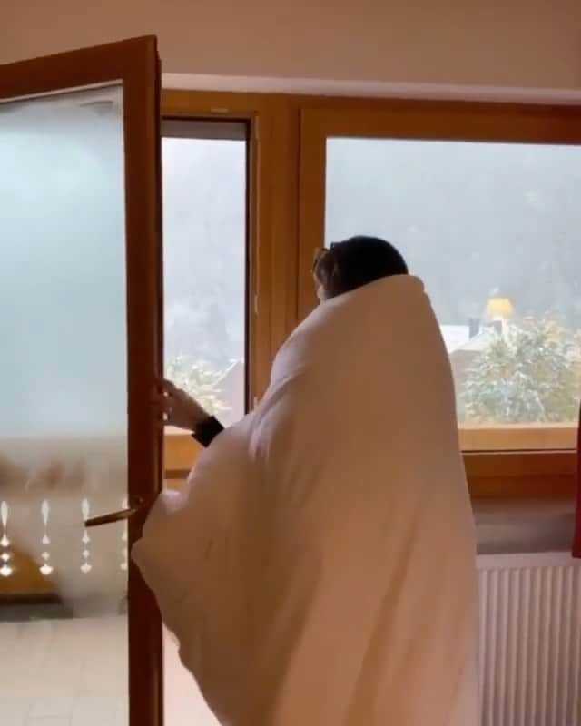 Canon Photographyのインスタグラム：「Waking up on cold mornings in the Dolomites ❄️  Videography | @loucosporviagem  Curated by @ianharper」