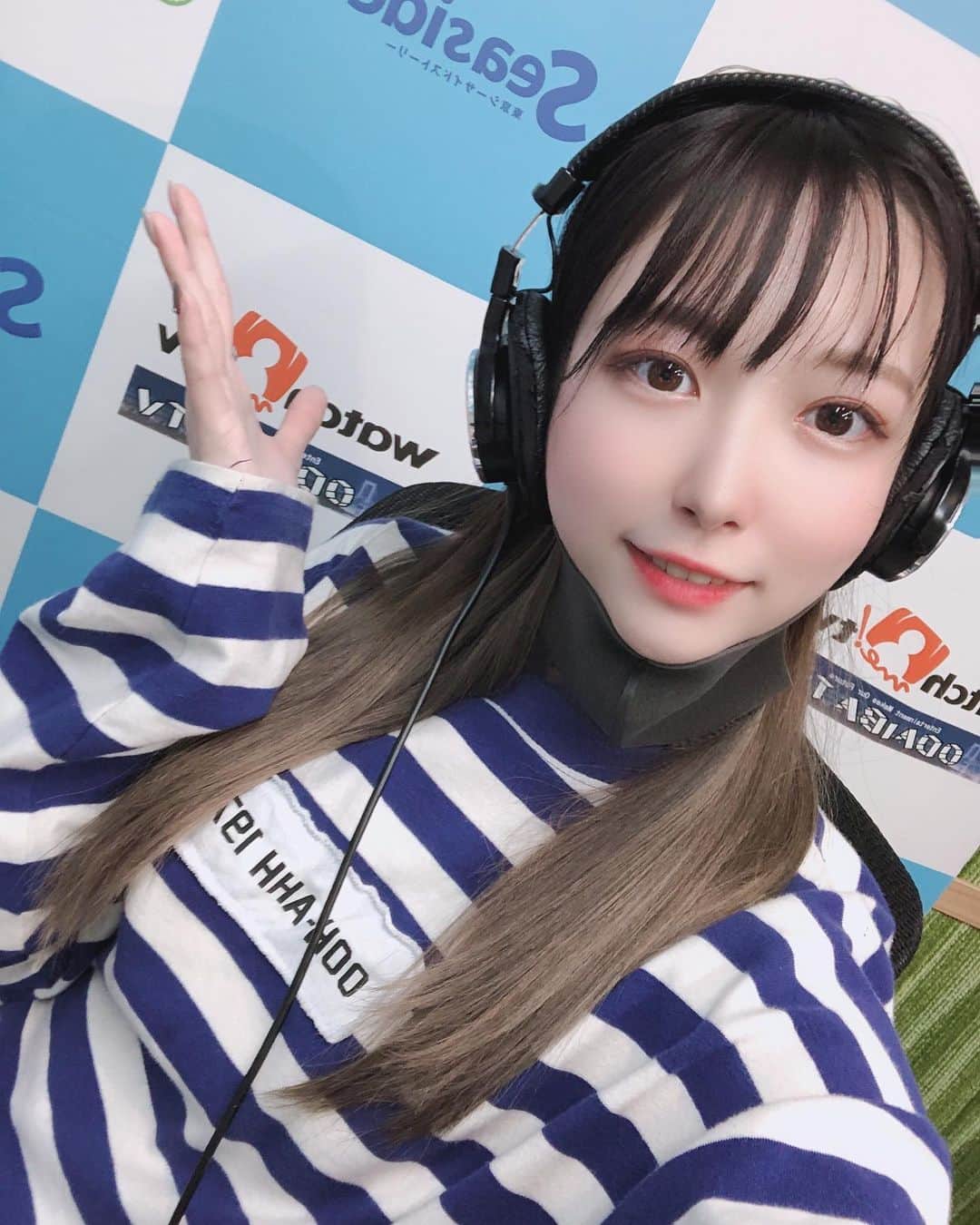 大崎菜々子のインスタグラム：「・ 明日2/26(金)20:00～ TOKYO FM MUSICBIRDスタジオより 「ODAIBA RAINBOW STATION」 放送です！  久しぶりに1人ラジオなので、 たくさんコメントお待ちしております😘 YouTubeでアーカイブ放送も見れます！チェックしてね。  パーソナリティへのメッセージ、 お便りなどは @odaibatv のTwitterのDMまたは💌ors@odaibatv.jpまでお寄せください✨  恋愛相談でも、お悩み相談でもなんでもお答えします🙆‍♀️  #tokyofm #musicbird #odaibatv #半蔵門 #シーサイドイメージガール #コミュニティFM #横浜美少女図鑑 #女子大生 @kanagawa_bishoujo_zukan  @bishoujozukan_official #ラジオパーソナリティー #我的最愛  #fashiongram #좋아요 #팔로우미 #오오티디  #韓国ファッション #oohahh #패션  #패션스타그램 #model #cosplayer #l4l #girl  #cute #かわいい#instagood #色白女子 #ブルベ夏 #アナウンサー  #makeup #cosmetics」