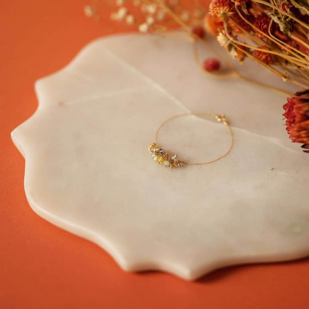 のインスタグラム：「Sea Shells Bracelet, a cluster of joy! Available on our Archive Sale, other fabulous new items have been added.」