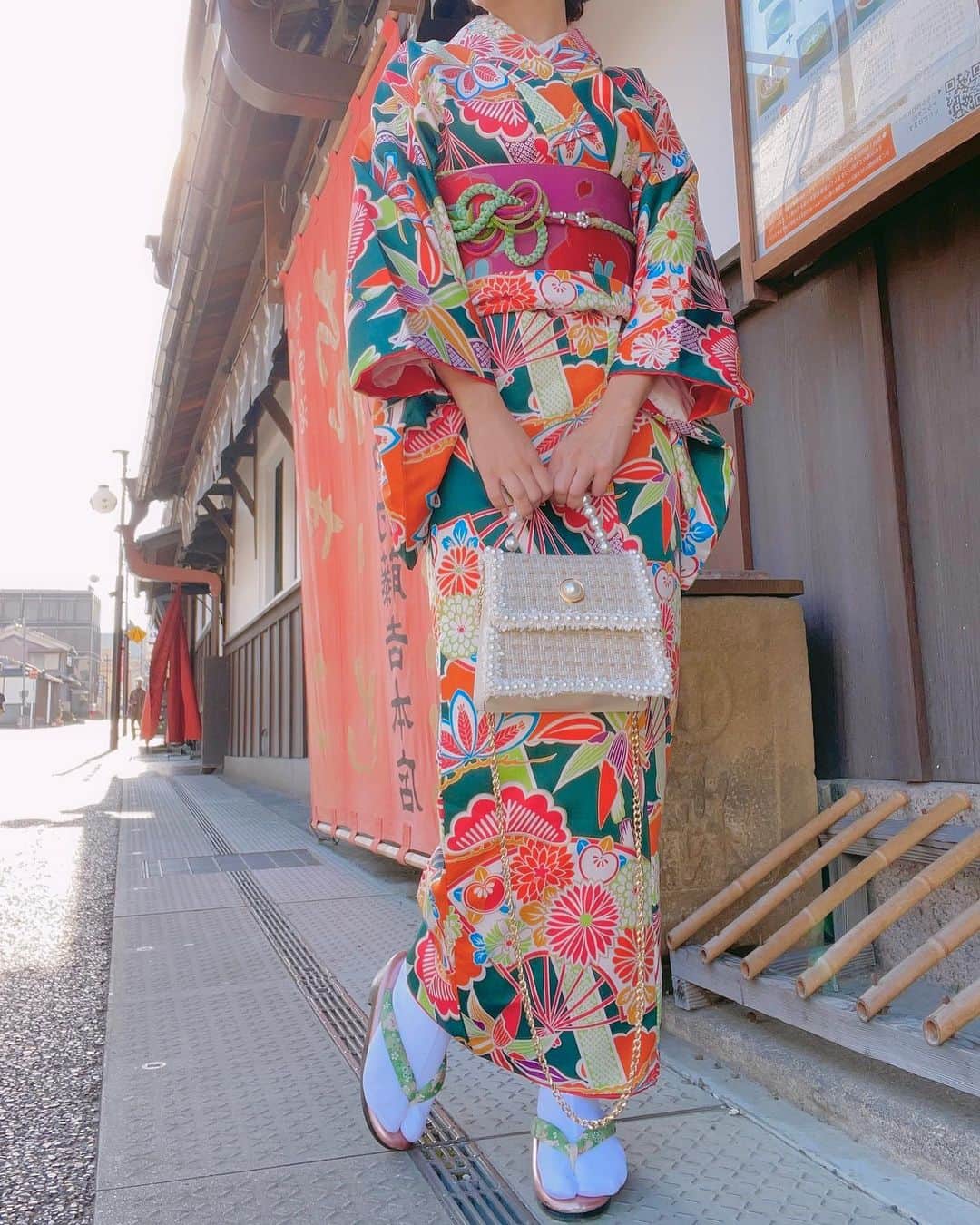 マキろんのインスタグラム：「着物レンタルvasara(バサラ) 京都駅前店 point💎 1.ネット予約できる 2.お洒落な着物が豊富 3.ヘアさん優秀でセンスいい 4.現代的なセンス 5.今流行りレトロスタイルオススメ 6.小物も充実 7.スタッフさんの対応◎ #山内智恵#マキろん#japanesegirl  #ファッション#fashion#着物#kimono#可愛い#ありがとう #大好き#follow#ootd#kyoto#京都#着物レンタル#vasara」