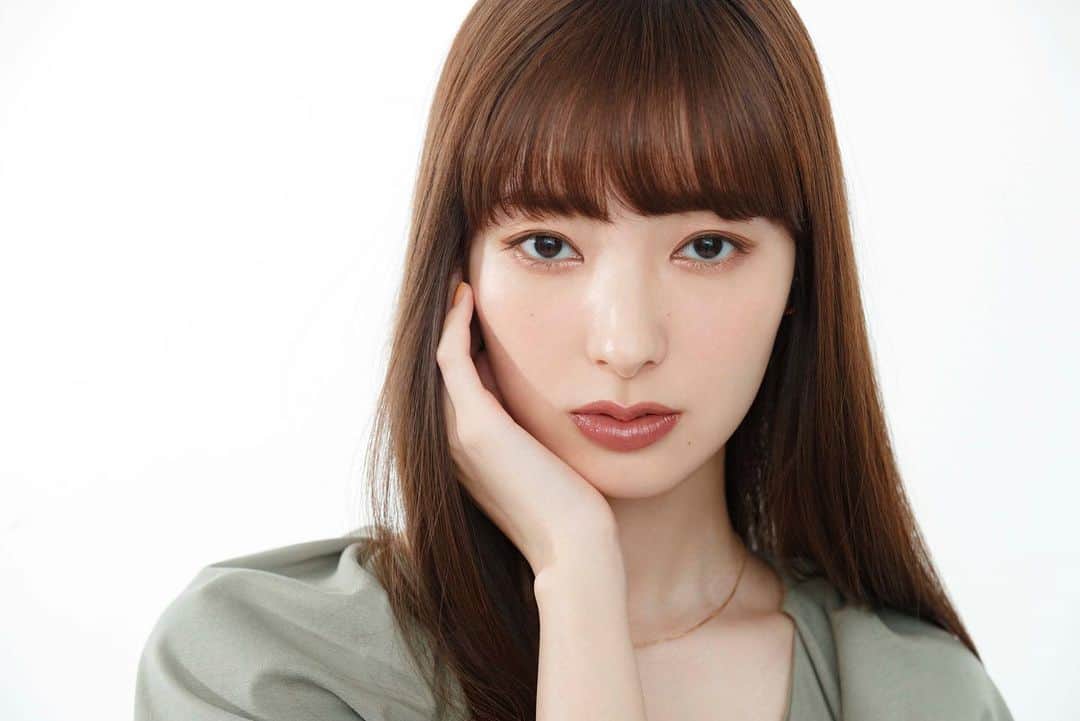 寺田茉布のインスタグラム：「美的4月号 @meeco_meeco @bitekicom @mayu_miyamoto_official @paku_chan @mikuogawa_stylist」