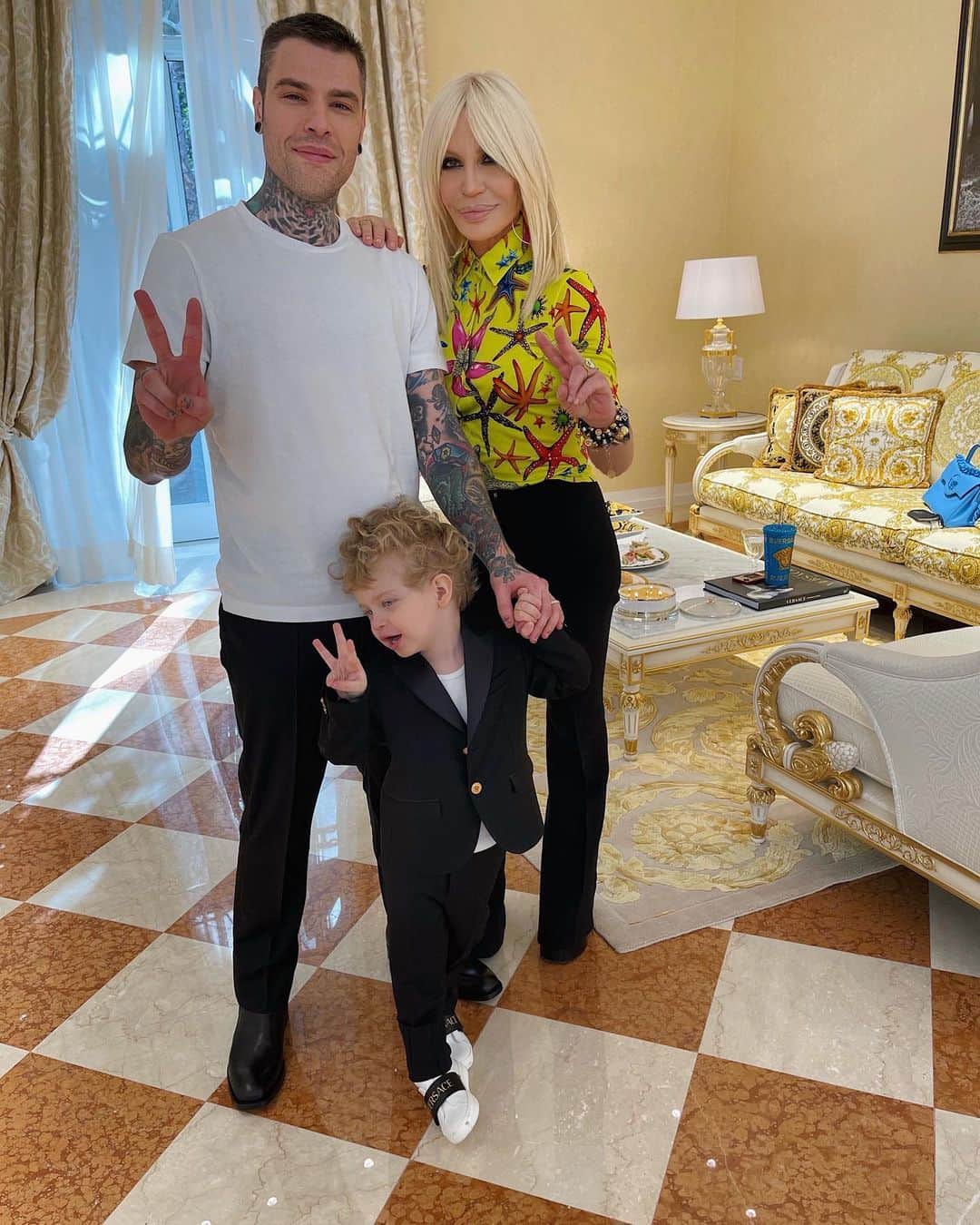 フェデスのインスタグラム：「Zia Donatella 💖」
