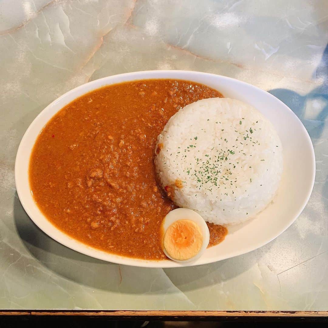 ヨシタツのインスタグラム：「#YoshiTatsuPhotoStudio Vol.9 #Japanese curry #Ueno #Tokyo #japan_daytime_view」