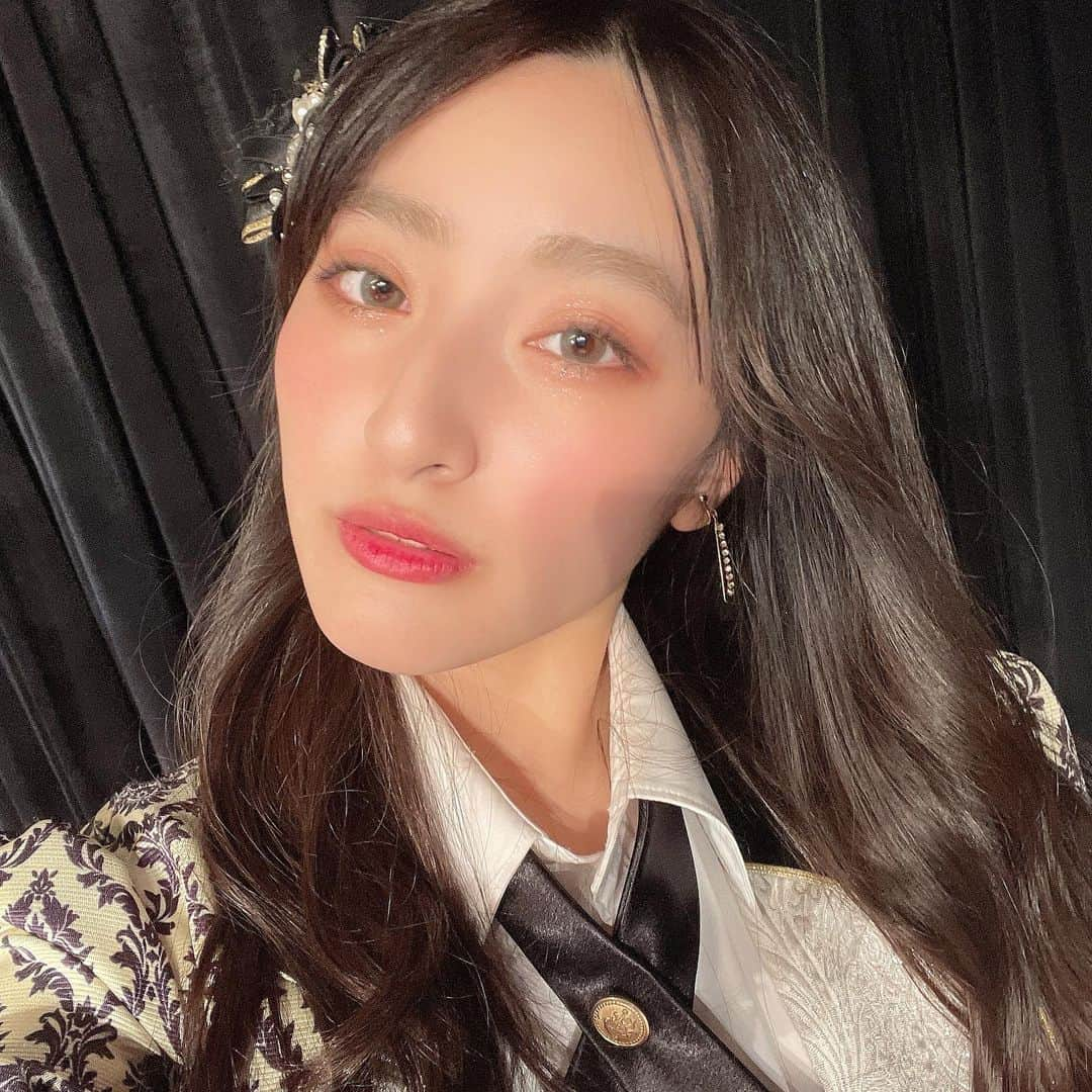 山崎亜美瑠さんのインスタグラム写真 - (山崎亜美瑠Instagram)「🌙✨ . . . . #アイドル衣装 #アイドル #センターパート」2月25日 22時37分 - amiru__7