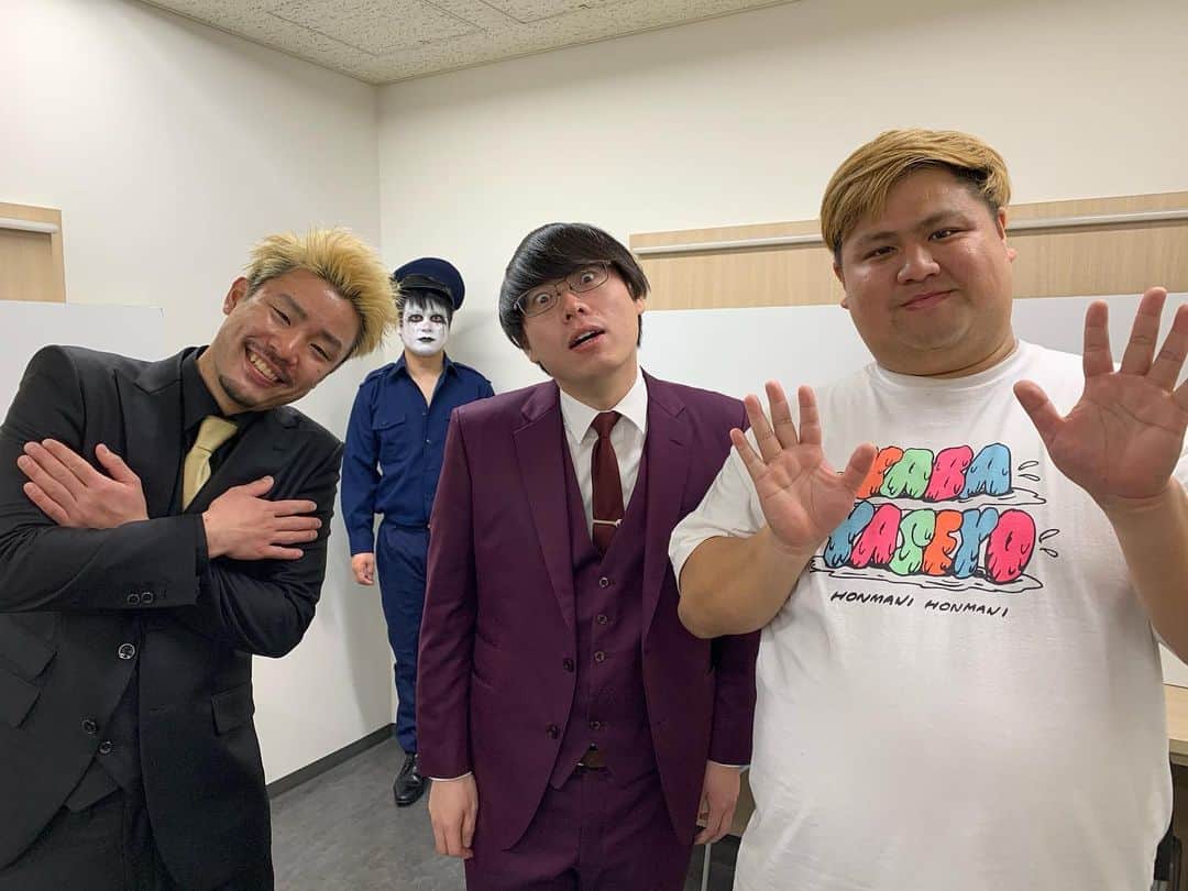 池田真一のインスタグラム：「ハイキック寄席ありがとうございました！ 今日も全組相変わらずハイキック決まりまくりでした！ 滝音は急遽なのにハイキック決めてくれてありがとう！ 明日の12時までオンライン配信買えます！ 皆さん来月もよろしくお願いします！」