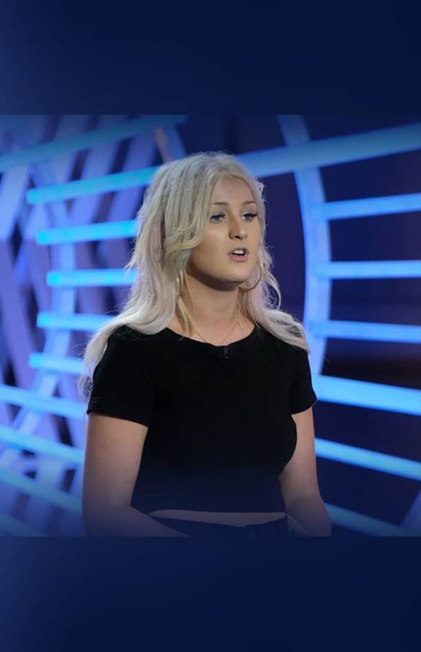 American Idolのインスタグラム：「From yodeling in 4th grade, to singing on TikTok, to performing live in front of her mom for the first time ever! Watch here to see why @lukebryan predicts that Mary Jo is “top 10” material after her American Idol audition.」