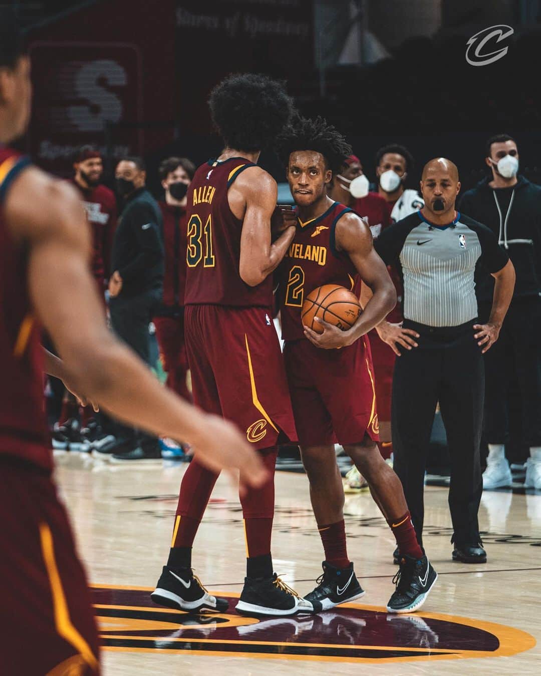 キャブスのインスタグラム：「Handling business on home court 😤」