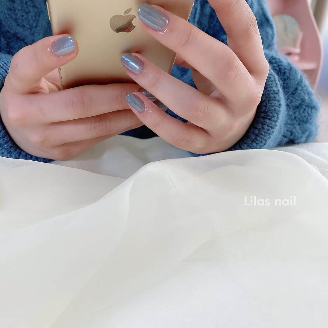 makoのインスタグラム：「* いつもありがとう♡ grayish aurora blue 💎  #girlynail #ガーリーネイル #ミラーネイル #glitternail #젤네일 #젤네일아트 #젤네일전문 #フレンチガーリー  #오로라네일 #네일 #아트 #オーダーチップ #ブライダルネイル #auroranails #セルフネイル #네일스타그램 #네일아트　#스누피네일아트 #클리어 #左右非対称ネイル #ちょうちょネイル #うるうるネイル #ヴィンテージネイル #水滴ネイル #オーロラネイル #フレンチネイル #冬ネイル #クリアネイル #韓国ネイル﻿」