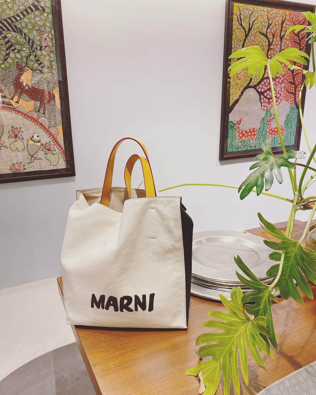 真鈴さんのインスタグラム写真 - (真鈴Instagram)「いろいろ丁度良い👜 ほぼ毎日 @marni」2月25日 23時13分 - morrymarin