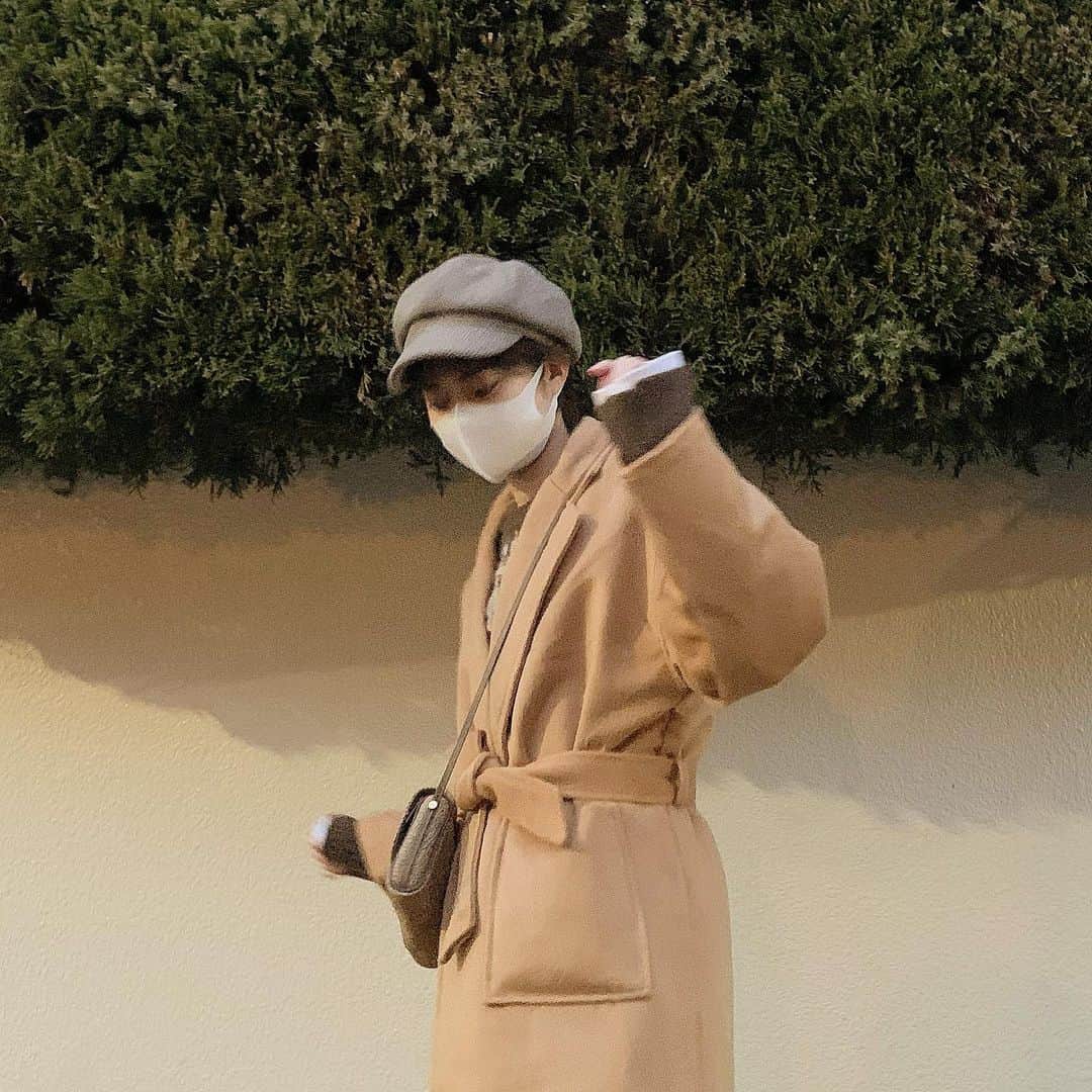 前田亜美のインスタグラム：「. . 暖かかったけど、また急に寒いね( ˘꒳​˘ ). . 皆さんウイルスもそうだけど、、、花粉症や風邪には気をつけて🌿. . スーパーに行った時のお写真。 @beep_ss のコート暖かいよ🧥. . #私服 #お出かけ したいね #ami私服」