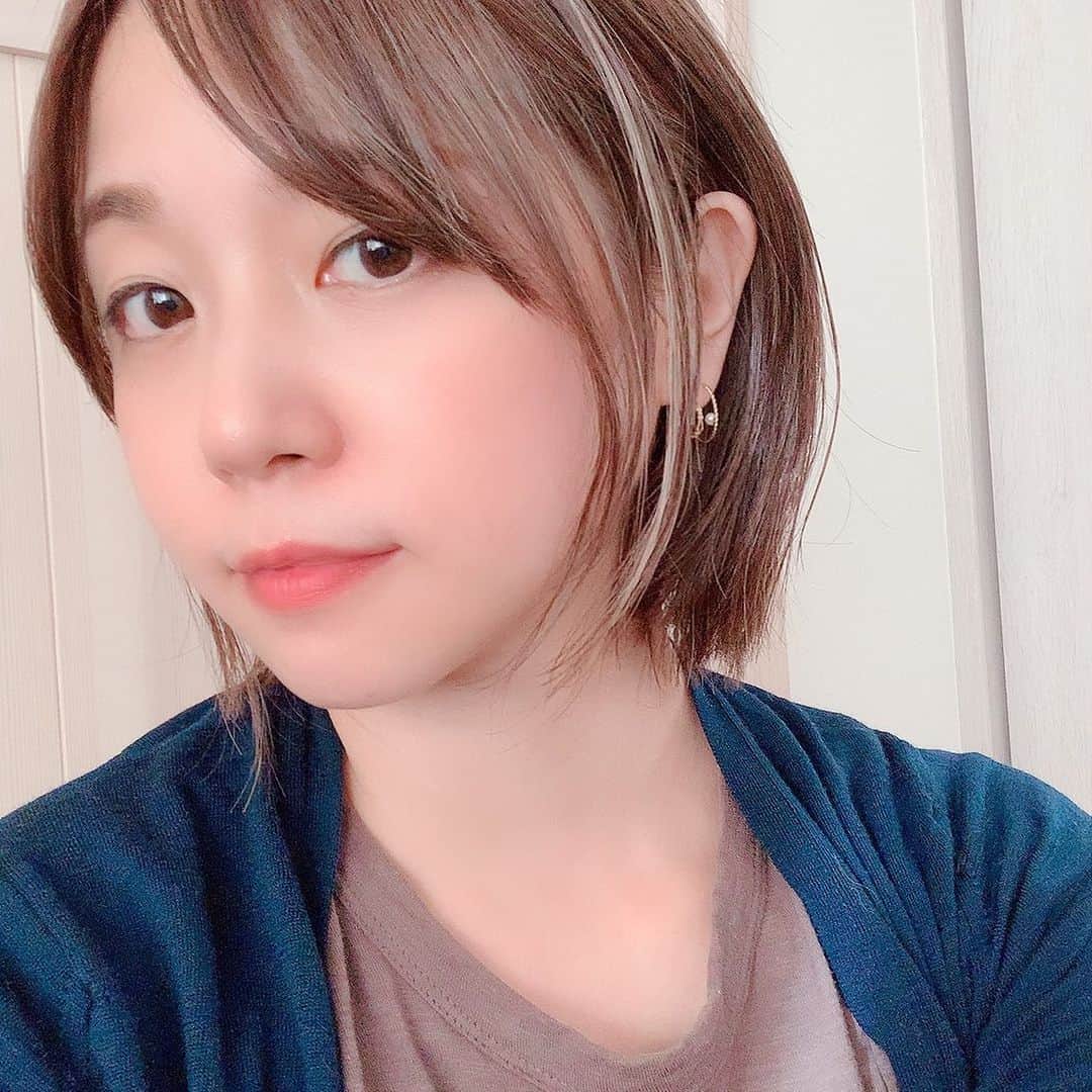 星村麻衣のインスタグラム：「ハイライト入れてもらった😊 #haircolor  #hairstyle」