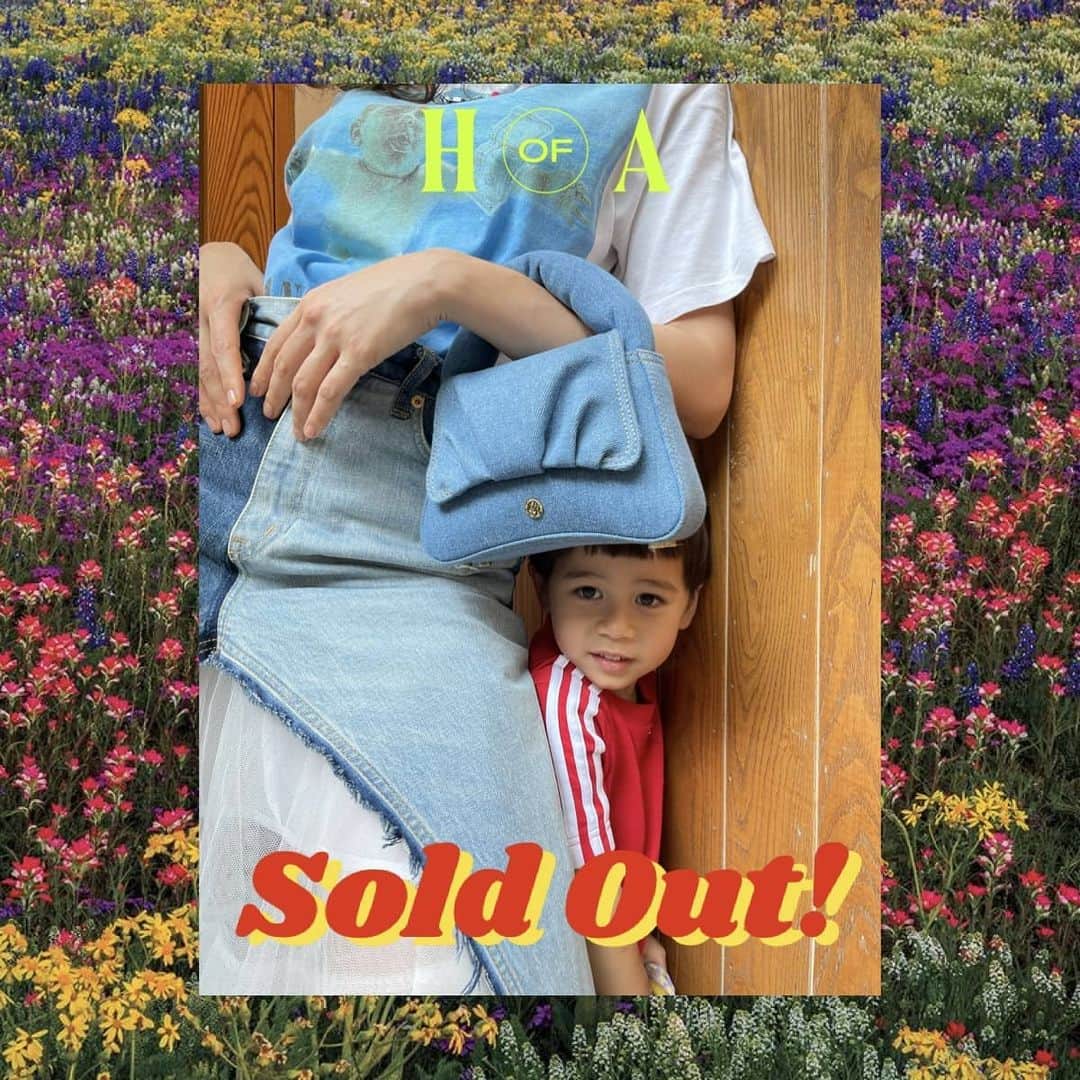 Araya Alberta Hargateのインスタグラム：「Sold out in 20mins. บรัยยยยย 👋🏻」