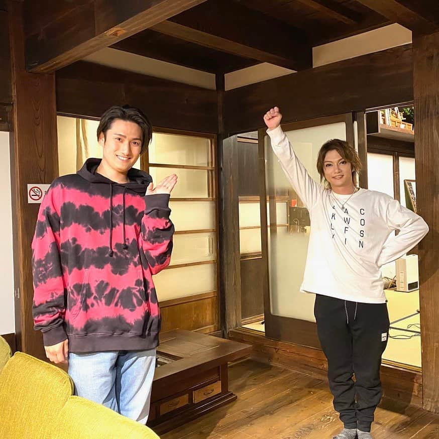 日本テレビ「ヒルナンデス！」さんのインスタグラム写真 - (日本テレビ「ヒルナンデス！」Instagram)「. 2月26日(金)放送 シーズンレギュラー中村隼人が 仲良しのゴールデンボンバー喜矢武豊と 古き良き古民家を１日貸し切り🏡✨✨ 話題のバケーションレンタルを体験🍀 お楽しみに‼️😊😊 (C)日本テレビ  #ヒルナンデス #バケーションレンタル #中村隼人 #喜矢武豊 #ゴールデンボンバー」2月25日 14時39分 - hirunandesu_ntv_official