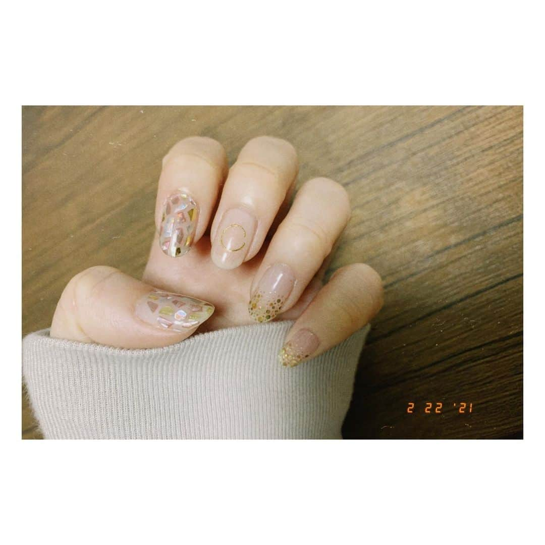 くりかさんのインスタグラム写真 - (くりかInstagram)「#ダイソー のジェルネイルシール💅  初めて付けてみたけど、トップコートとかちゃんとしたら2週間弱もってる指もあってびっくり。すっごい優秀♡  #nail #selfnail」2月25日 14時53分 - kurika_ayumikurikamaki