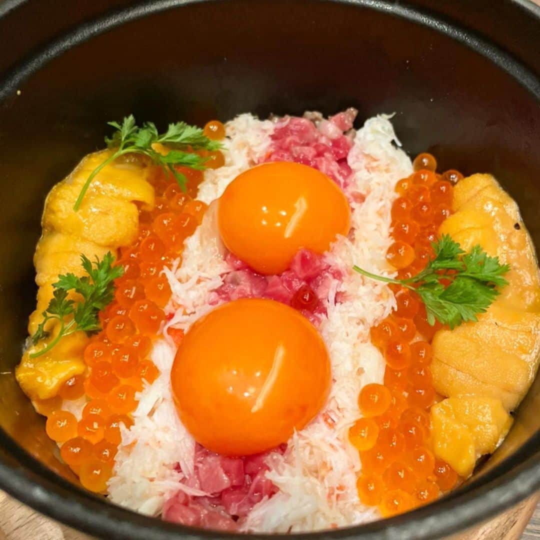 のインスタグラム：「.  トレーニングのモチベーションはご飯🥩🍣🍝🍔﻿ ﻿ 美味しいものたくさん食べたいからトレーニングする！！﻿ @t.balance ﻿ ﻿ ﻿ ﻿ ﻿ #gym #training #beauty #trainingday #ジム #トレーニング #美ボディ #ボディメイク #自己満 #パーソナルジム #筋肉痛」