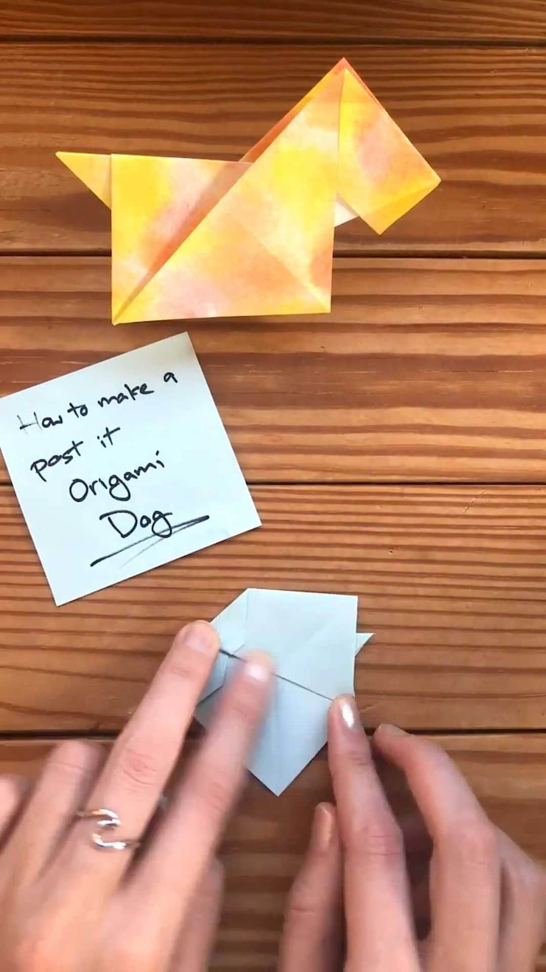 KATのインスタグラム：「I have to cancel tomorrow’s art stream but I will be posting a new origami tutorial tomorrow and will show you how to make a hopping frog! This dog was last week’s tutorial and if you don’t have origami you can still make it from post its!   #postitorigami #origamidog #yorkielove #origamitutorial #stopmotion #diy #origami」