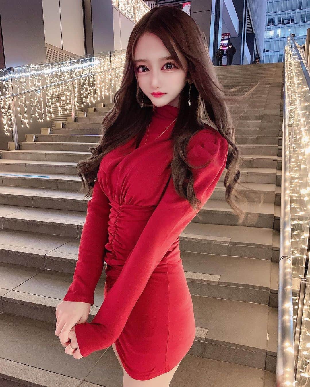 mireiさんのインスタグラム写真 - (mireiInstagram)「. 赤色のお洋服着たくなる時ある🥀♡ スタイル良く見えるしおすすめです🌙 (@selectshop_mieux ) . #セレクトショップ #selectshopmieux #セレクトショップミュー」2月25日 15時28分 - mirei.501