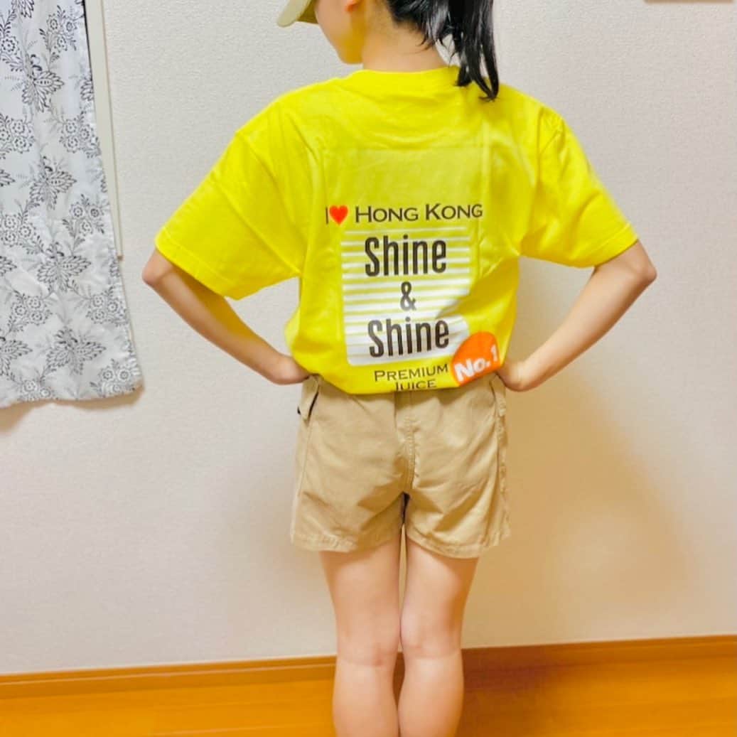 Shine&Shineさんのインスタグラム写真 - (Shine&ShineInstagram)「幻のShine &ShineＴシャツ！！  Shine&Shine colorの yellowとorangeはジュースと同じく爽やかな色合い！  デザインもシンプルでジーンズや流行りの光沢ロングスカートにも合いそう！  今後ノベルティになるかも？  #shineandshine  #オレンジシューズ  #爽やかな色合い #Ｔシャツ」2月25日 15時35分 - shineandshine_jp