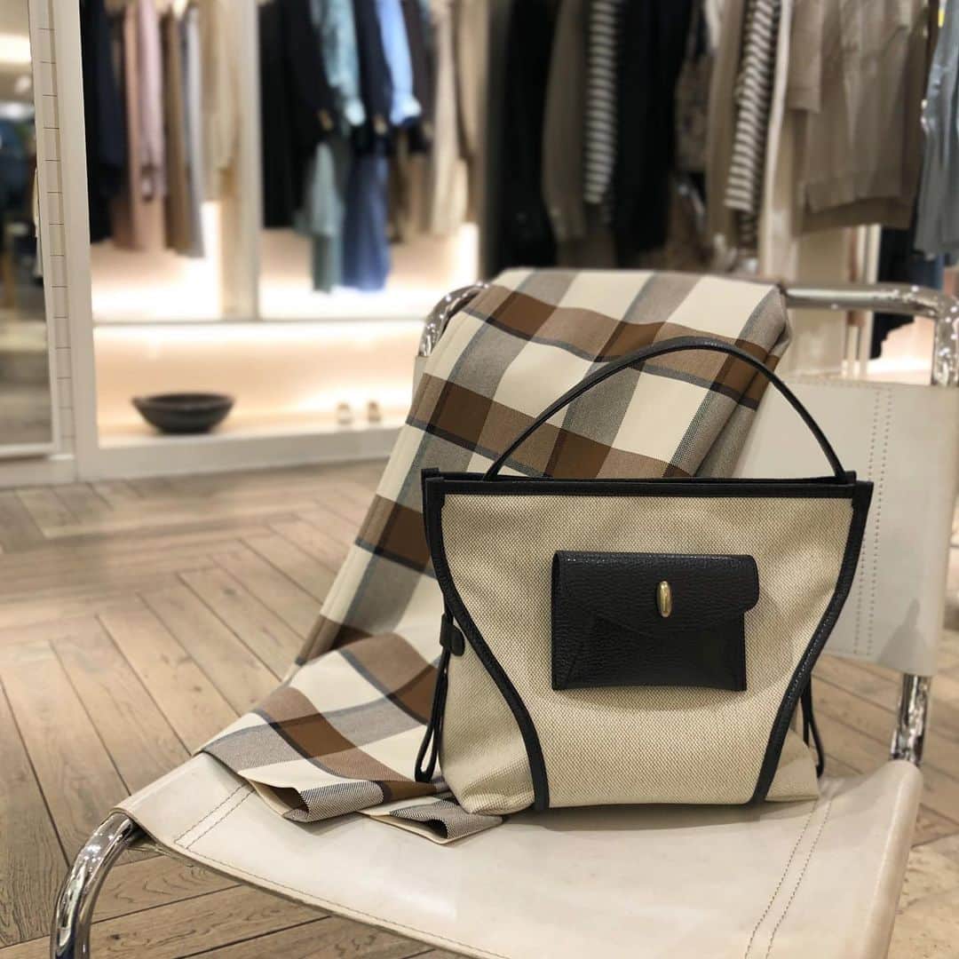 デミルクス ビームス 新宿のインスタグラム：「. ℕ𝕖𝕨 𝕞𝕠𝕕𝕖𝕝👜✨ .  #demiluxebeams  #BEAMS #21ss #toffandloadstone」