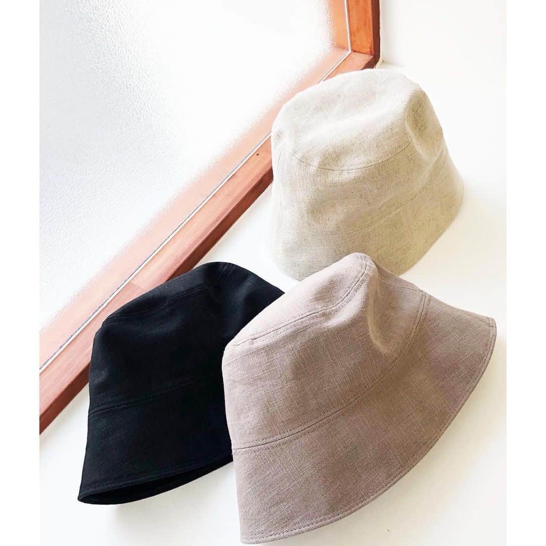 のインスタグラム：「☑︎𝐧𝐞𝐰 𝐢𝐧 𝐢𝐭𝐞𝐦...🏷 ➖➖➖➖➖➖➖➖➖➖➖➖ リネンバケットハット ¥4,620 ↓ クーポン利用で、 ¥3,696 《20％OFF》  COLOR IV/BE/BK SIZE FREE  #210nouve #トゥージュヌーヴ #fasion #spring #hat #coordinate #バケットハット  ・ ——————————————— 2/28まで新作𝐢𝐭𝐞𝐦20%𝐨𝐟𝐟♡ ———————————————」