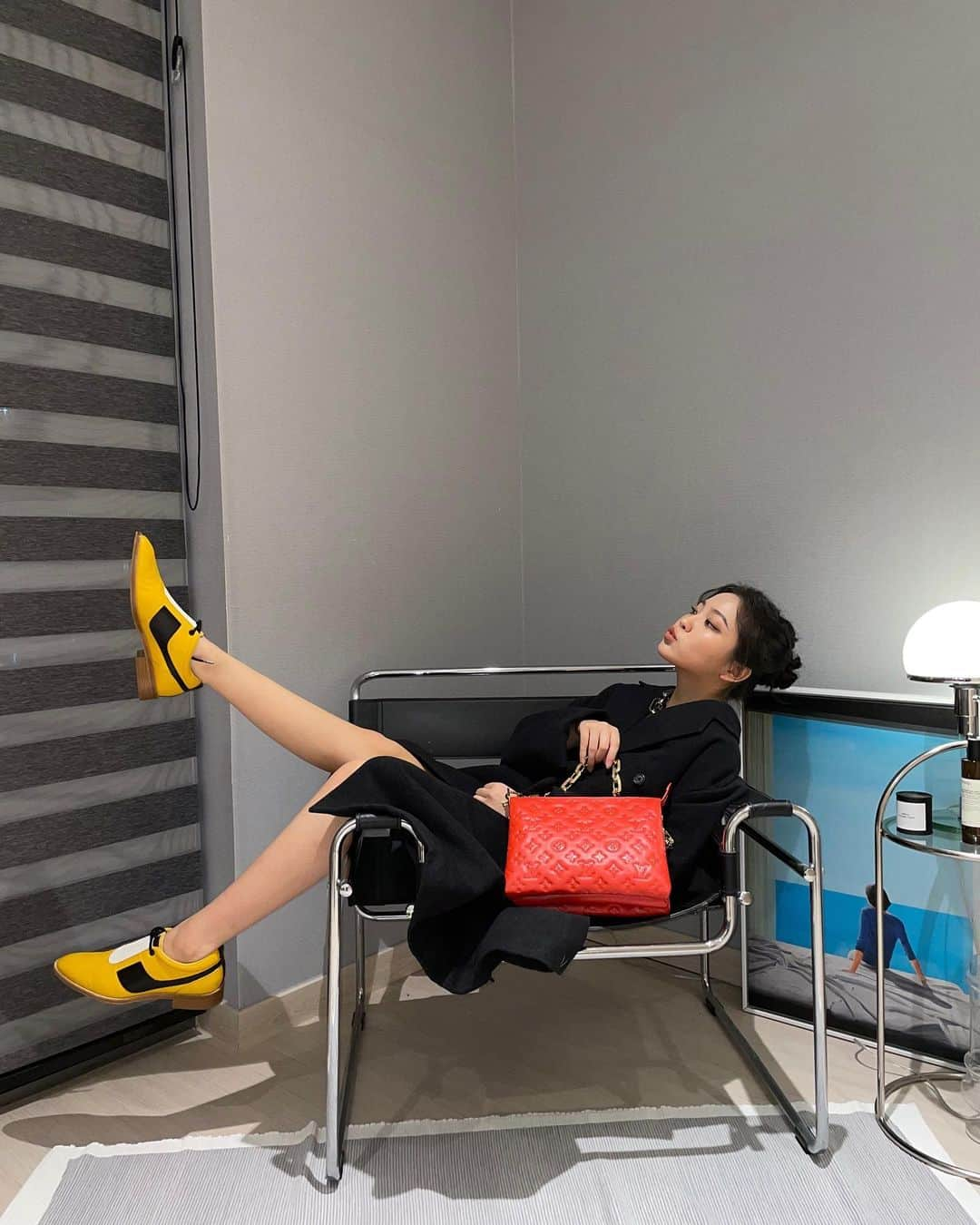 イェリさんのインスタグラム写真 - (イェリInstagram)「@louisvuitton #LVcoussin#광고」2月25日 15時46分 - yerimiese