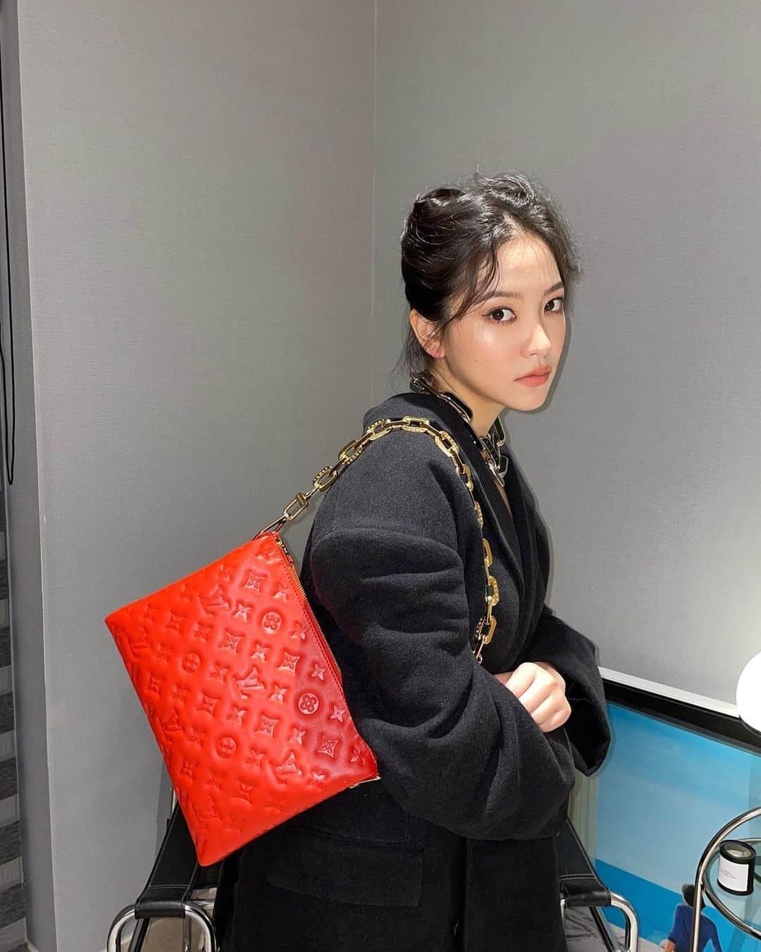 イェリさんのインスタグラム写真 - (イェリInstagram)「@louisvuitton #LVcoussin#광고」2月25日 15時46分 - yerimiese