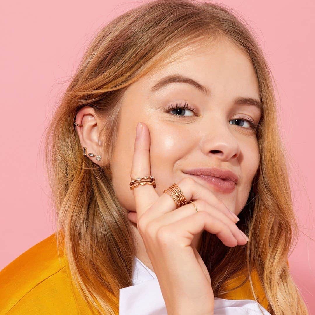 アクセサライズのインスタグラム：「Things we're looking forward to #3: Our above the keyboard jewellery meeting the real world 🌞 even better, we’ve got 30% off EVERYTHING!   Tap the link in our bio to shop #Accessorize」