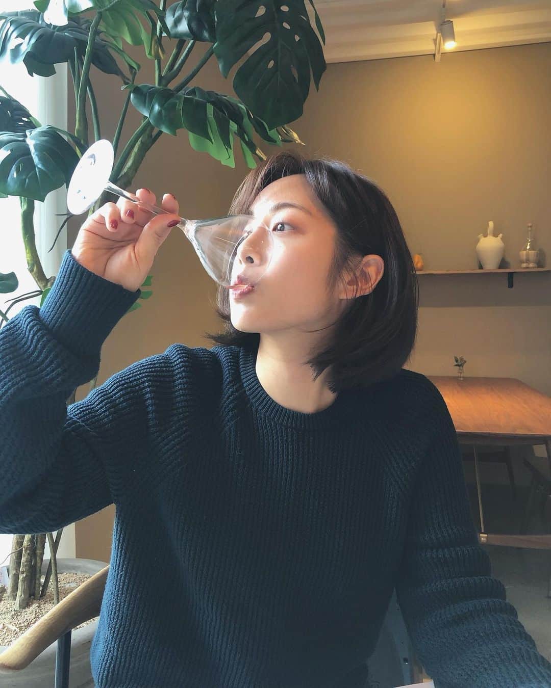 パン・ソヨンのインスタグラム：「. 생각하면 아직도 따스한 날 ☀️ @eunjung.hahm @reumea」