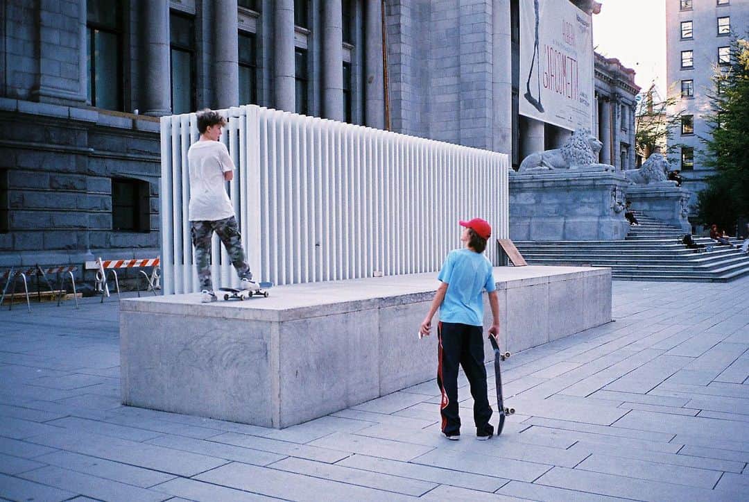 松本享恭のインスタグラム：「🛹🇨🇦 filmで過去に撮った写真も載せていく #canada #skateboard #contaxt2 #film #kodak」