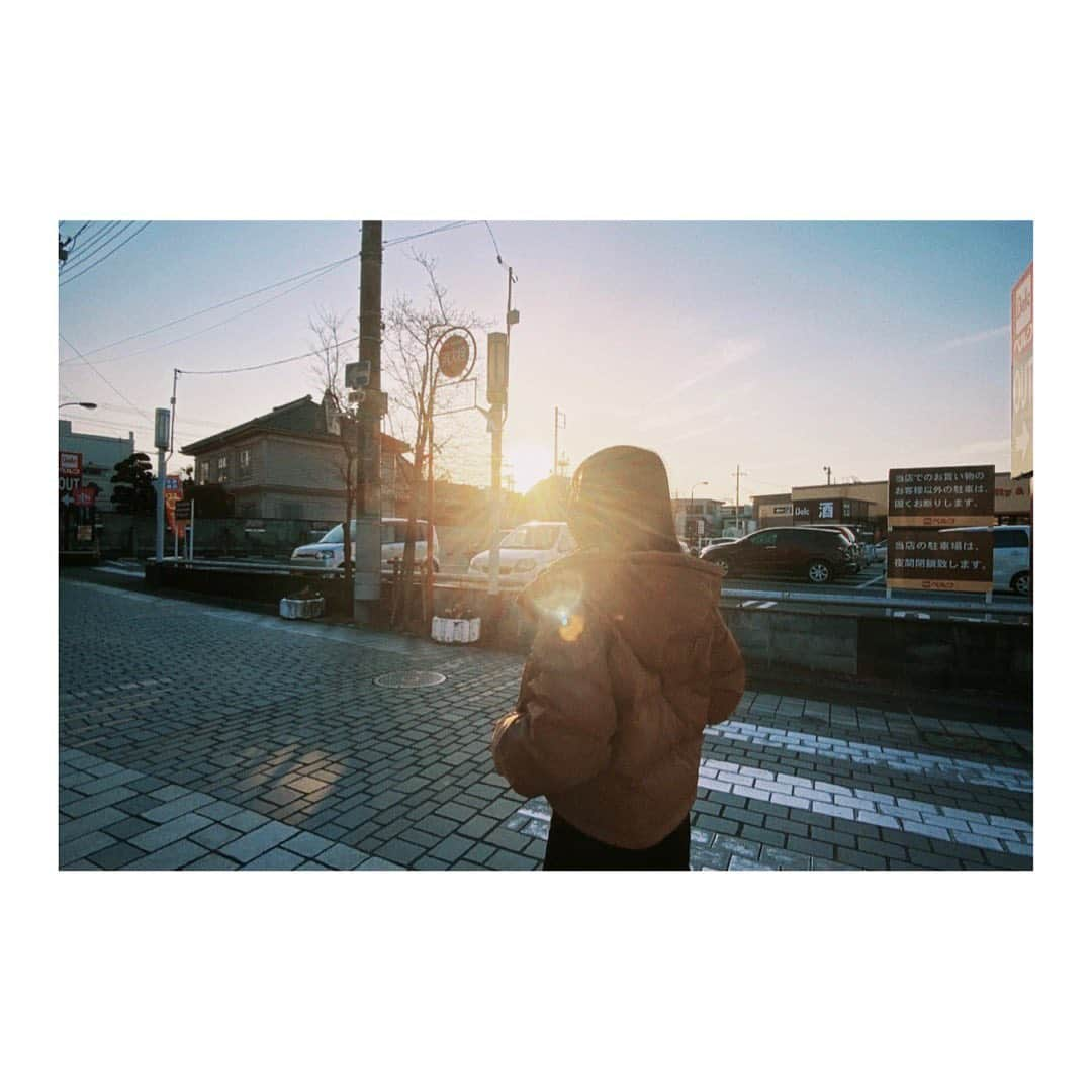 横島ふうかさんのインスタグラム写真 - (横島ふうかInstagram)「夕日綺麗すぎませんか☁*°   #被写体#フィルムカメラ #フィルム写真 #フィルム風 #フィルムカメラに恋してる #夕日#夕日が綺麗 #空#秩父#秩父観光#秩父旅行」2月25日 16時05分 - fuka_yokoshima