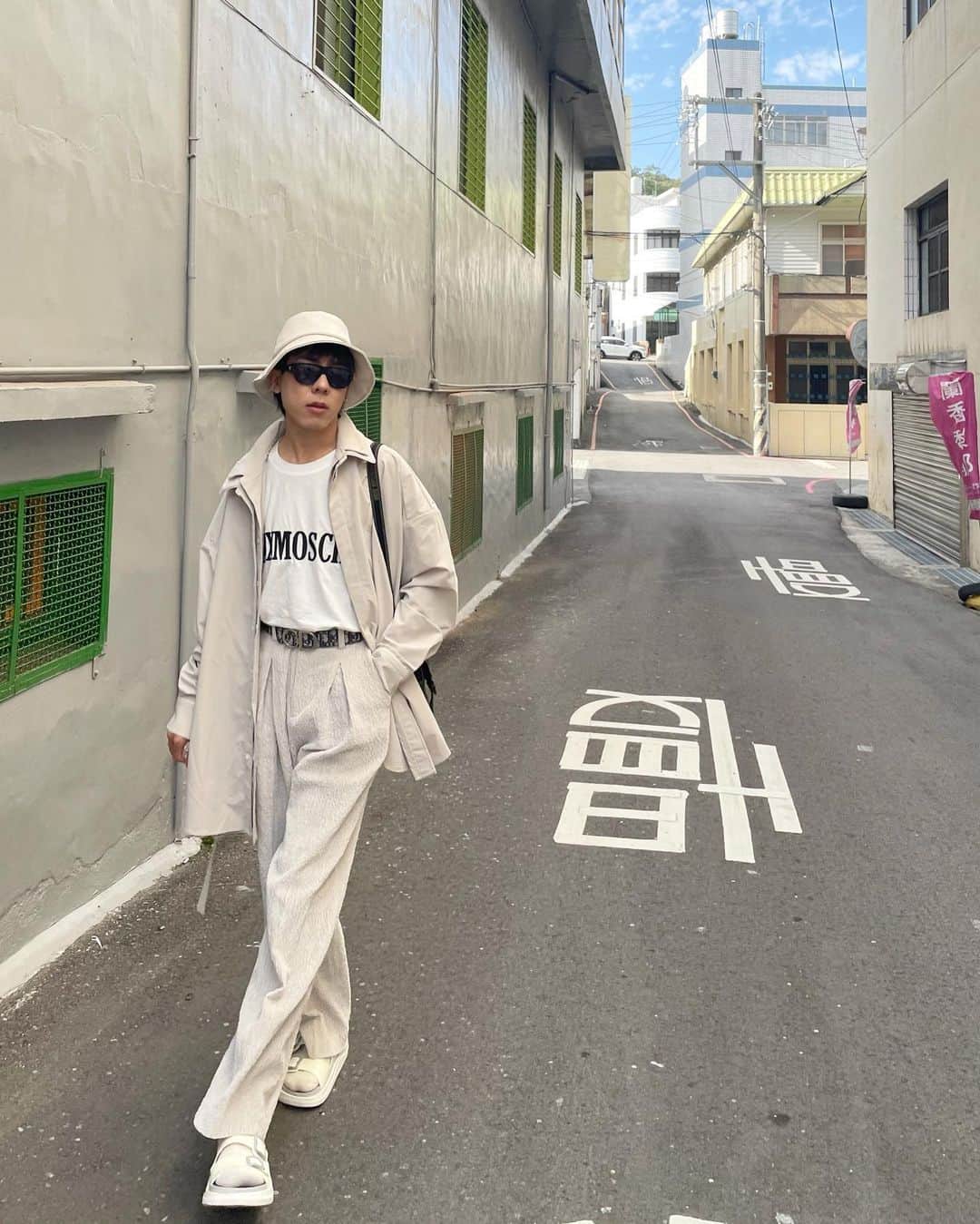 林東進さんのインスタグラム写真 - (林東進Instagram)「我的拖鞋時尚🛼」2月25日 16時29分 - lingin1209