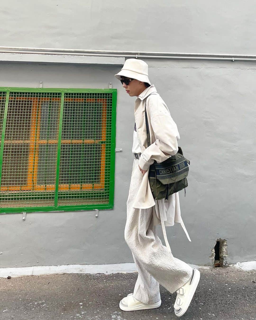 林東進さんのインスタグラム写真 - (林東進Instagram)「我的拖鞋時尚🛼」2月25日 16時29分 - lingin1209