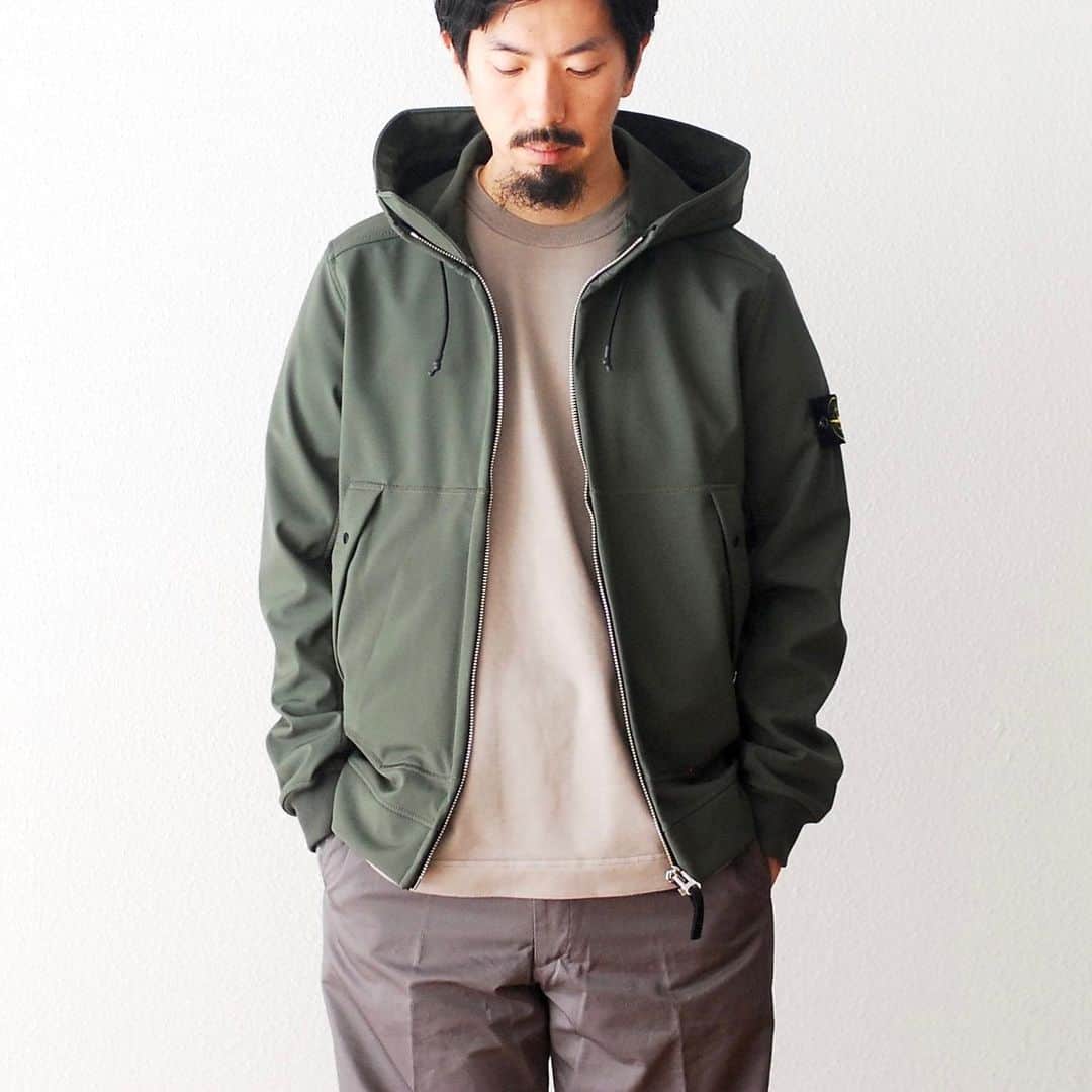 wonder_mountain_irieさんのインスタグラム写真 - (wonder_mountain_irieInstagram)「_ STONE ISLAND / ストーンアイランド  "SOFT SHELL-R-" ¥85,800- _ 〈online store / @digital_mountain〉 https://www.digital-mountain.net/shopdetail/000000012594/ _ 【オンラインストア#DigitalMountain へのご注文】 *24時間受付 *14時までのご注文で即日発送 * 1万円以上ご購入で送料無料 tel：084-973-8204 _ We can send your order overseas. Accepted payment method is by PayPal or credit card only. (AMEX is not accepted)  Ordering procedure details can be found here. >>http://www.digital-mountain.net/html/page56.html  _ #STONEISLAND #ストーンアイランド  _ 本店：#WonderMountain  blog>> http://wm.digital-mountain.info _ 〒720-0044  広島県福山市笠岡町4-18  JR 「#福山駅」より徒歩10分 #ワンダーマウンテン #japan #hiroshima #福山 #福山市 #尾道 #倉敷 #鞆の浦 近く _ 系列店：@hacbywondermountain _」2月25日 16時33分 - wonder_mountain_