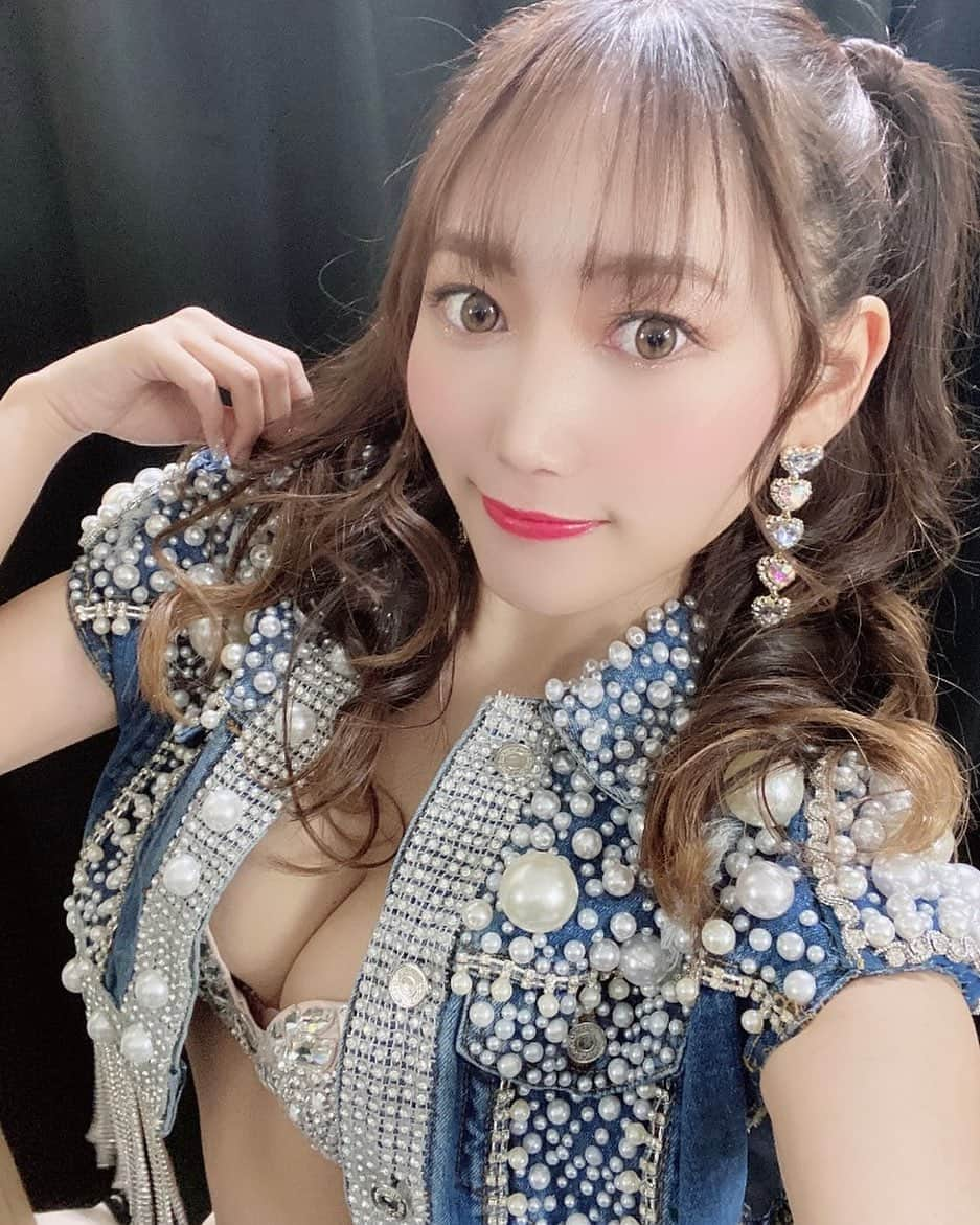 バーレスク大阪【公式】さんのインスタグラム写真 - (バーレスク大阪【公式】Instagram)「すず♡ . @suzu_burlesque_osaka   💻web予約はトップページからご予約お願いします♡  #バーレスク大阪 #バーレスク東京 #burlesqueosaka #burlesquetokyo #usj #ユニバーサルスタジオジャパン  #女子会 #アイドル #ギャル  #水着  #可愛いは正義 #可愛いは作れる  #歌舞伎町 #六本木 #キャバ嬢 #ageha  #シャンパン #インスタ映え  #blackpink #twice #niziu  #モデル #デート #北新地 #ホスト #ツインテール #ポニーテール #entertainment #selfie #likeforlikesback」2月25日 17時06分 - burlesque_osaka