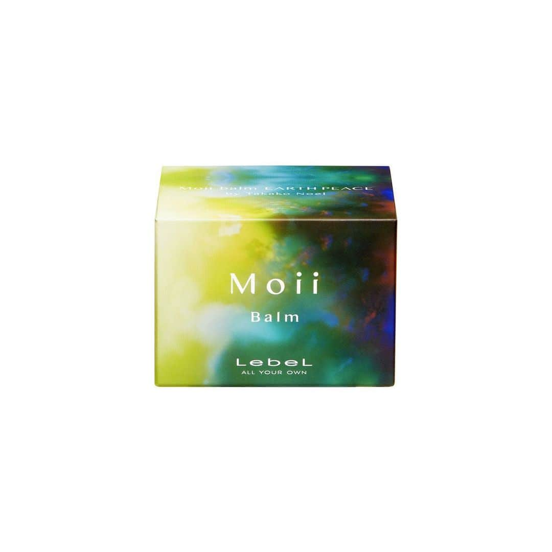 LebeL(ルベル) さんのインスタグラム写真 - (LebeL(ルベル) Instagram)「*「Moii balm EARTHPEACE(モイ バーム アースピース)」明日2/26 発売！*  明日2/26に、限定の香りとパッケージの「Moii balm EARTHPEACE (モイ バーム アースピース)」（数量限定）が発売します✨  幅広く活躍中のヴィジュアルアーティスト・Takako NoelさんとMoiiのコラボレーションが実現し、誕生しました。  限定のアーシーハーバルの香りは、心を落ち着かせ、自分の中のピントを合わせてくれる精油をセレクト。 ウッディ系の精油を中心に、大地や神秘的な夜の森を感じさせます。  ▼こんな方におすすめ －－－－－－－－－－－－－－－－ 湿気やクセに負けない旬なスタイルに  ✅湿気によるスタイルの崩れを防ぎたい ✅クセによる広がりをおさえたい ✅ウェットな束感と動きを出したい ✅髪も手肌もベタつきなくケアしたい －－－－－－－－－－－－－－－－  ▼詳しくはこちら https://www.lebel.co.jp/products/styling/moii/2021collaboration/  #moii #moiiバーム #moii限定品  #モイバームウォークインフォレスト   #seesaw #theo  #materia #edol #luviona  #サロン専売品 #ヘアバーム #バーム #トリートメントバーム #スタイリング剤 #ナチュラルコスメ #自然由来 #自然由来成分 #天然精油 #美容好きな人と繋がりたい #美容師さんと繋がりたい  #おうち美容 #おこもり美容 #限定品 #コラボ #コラボ商品 #takakonoel   #LebeL #ルベル #takarabelmont #タカラベルモント」2月25日 17時07分 - lebel.official