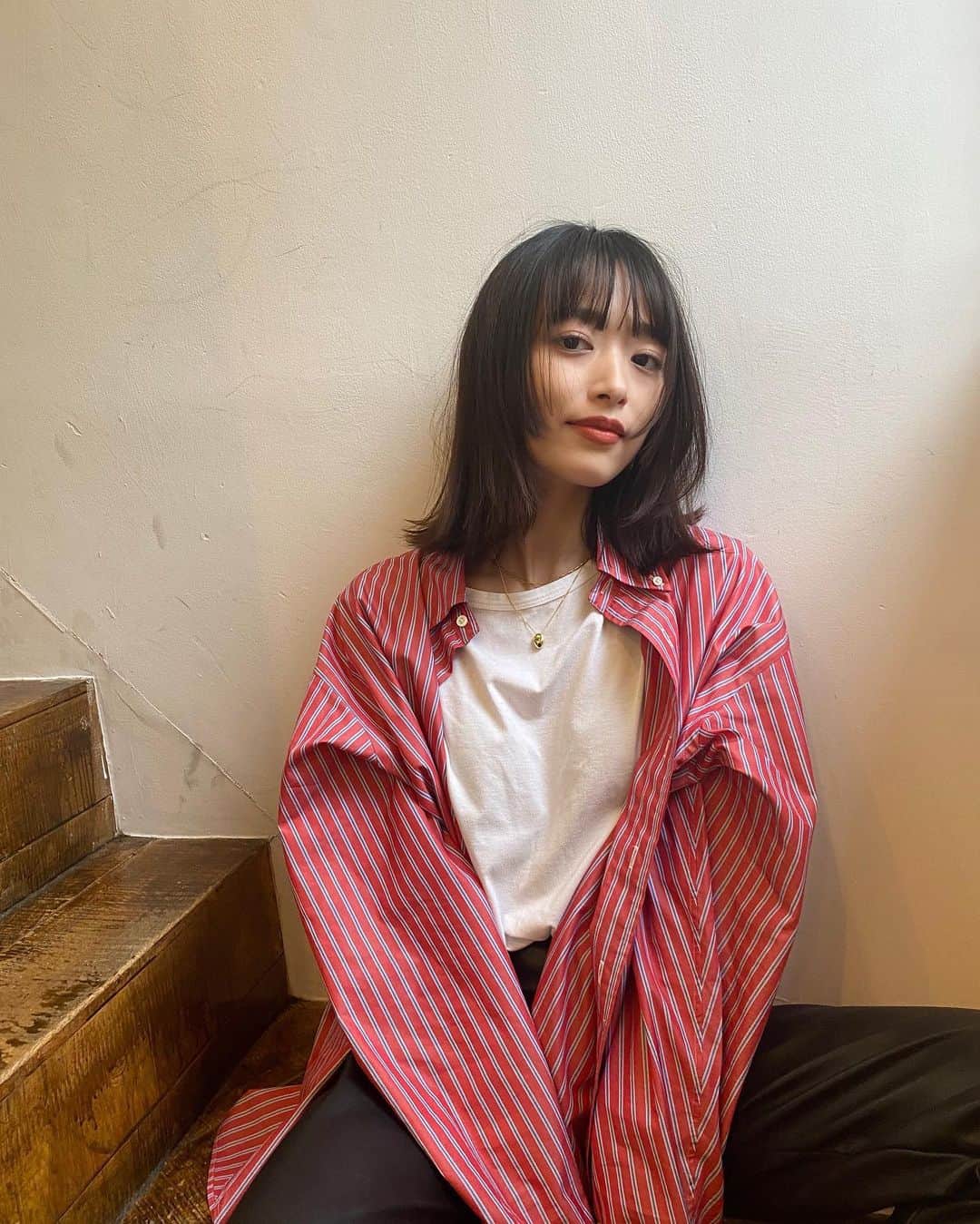 近藤千尋のインスタグラム：「#リップフェザーカット 数ヶ月ぶりのヘアカット してもらいました😍✂️  ずっと重ためのボブだったので すごい自分的にはイメチェン！笑♥️ おしゃれカットはいつも @log_kenjikarasawa 👏  春に向けて、みんなで #リップフェザーカット　しましょ♥️」