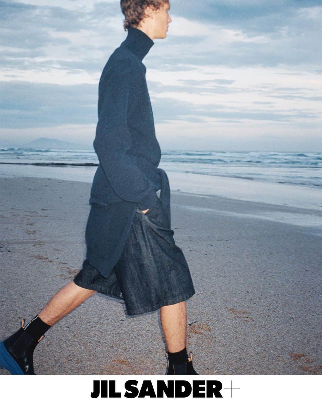 ジルサンダーのインスタグラム：「#JILSANDER Spring/Summer 2021 JILSANDER+ Collection 📸 @timelkaim #JilSanderbyLucieandLukeMeier」